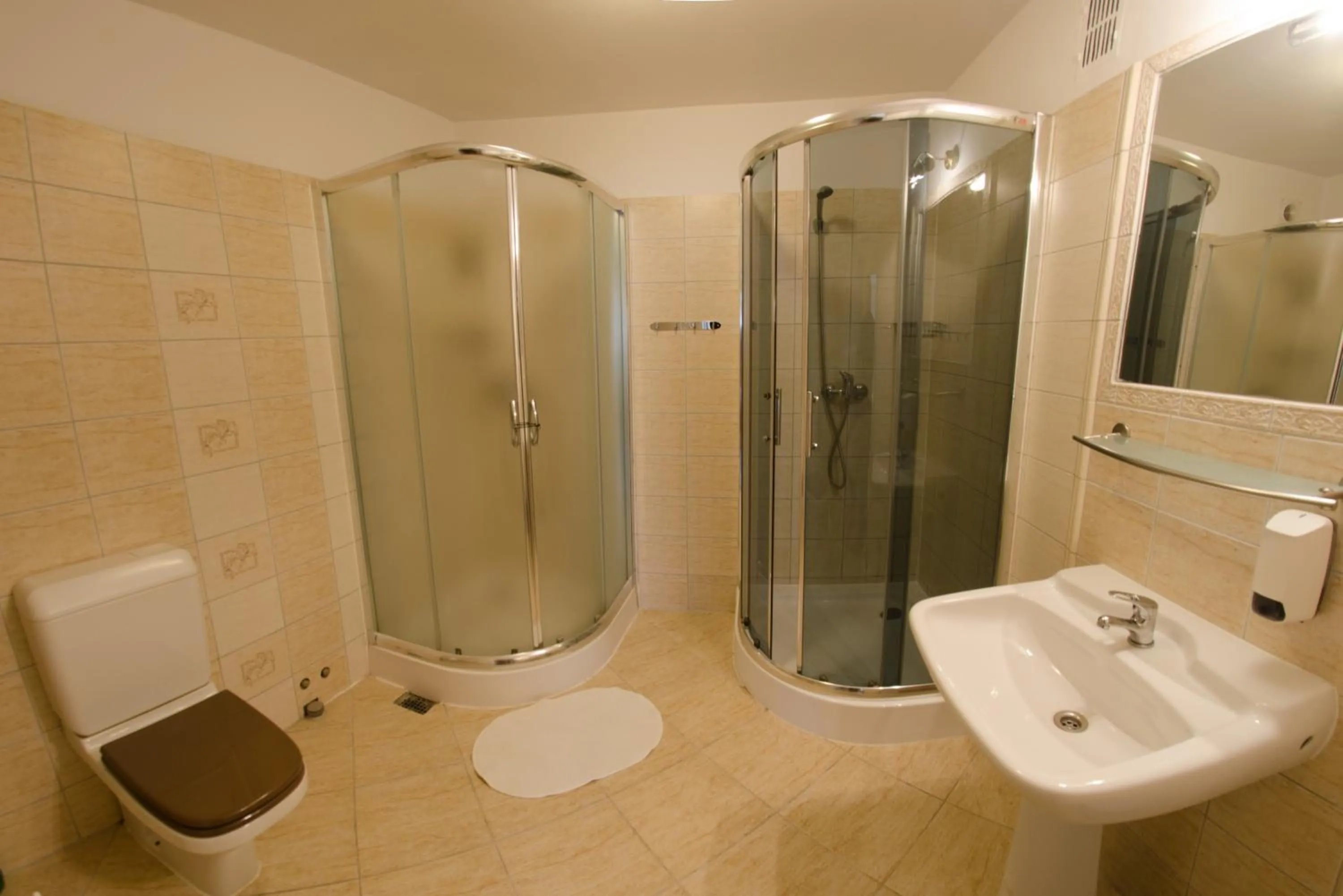 Bathroom in Brama Old City Rooms