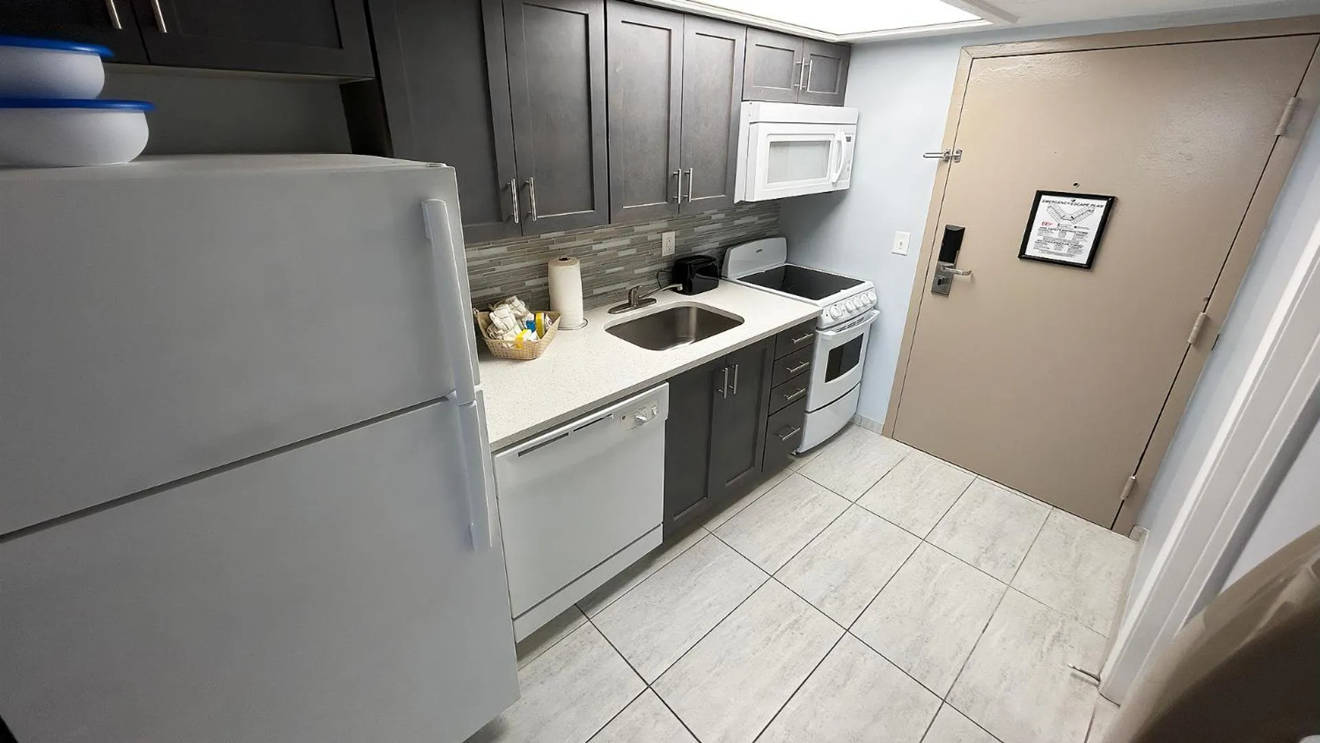 Kitchen or kitchenette in Ocean East Resort Club