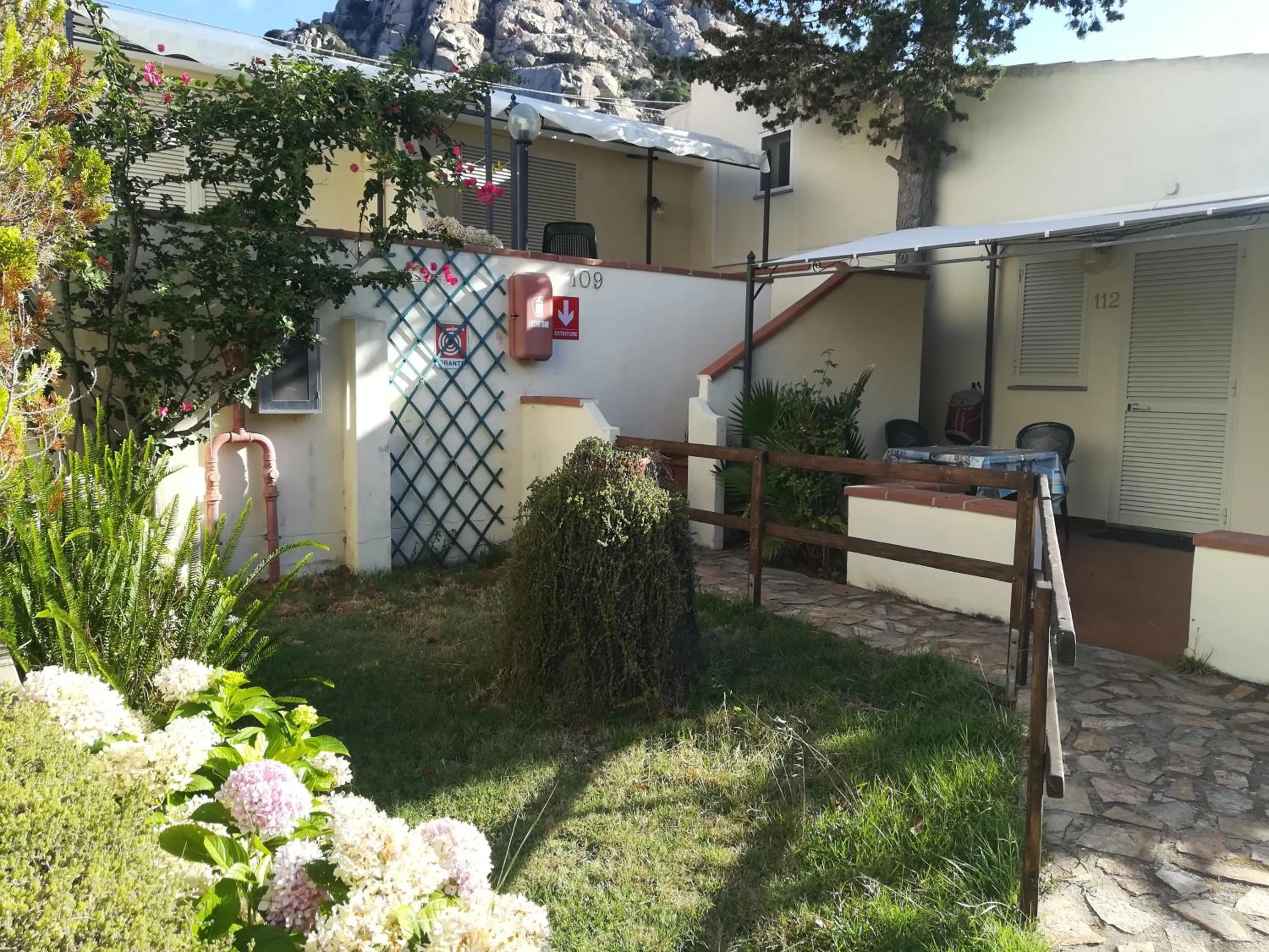 Property building in Hotel Nido D'aquila