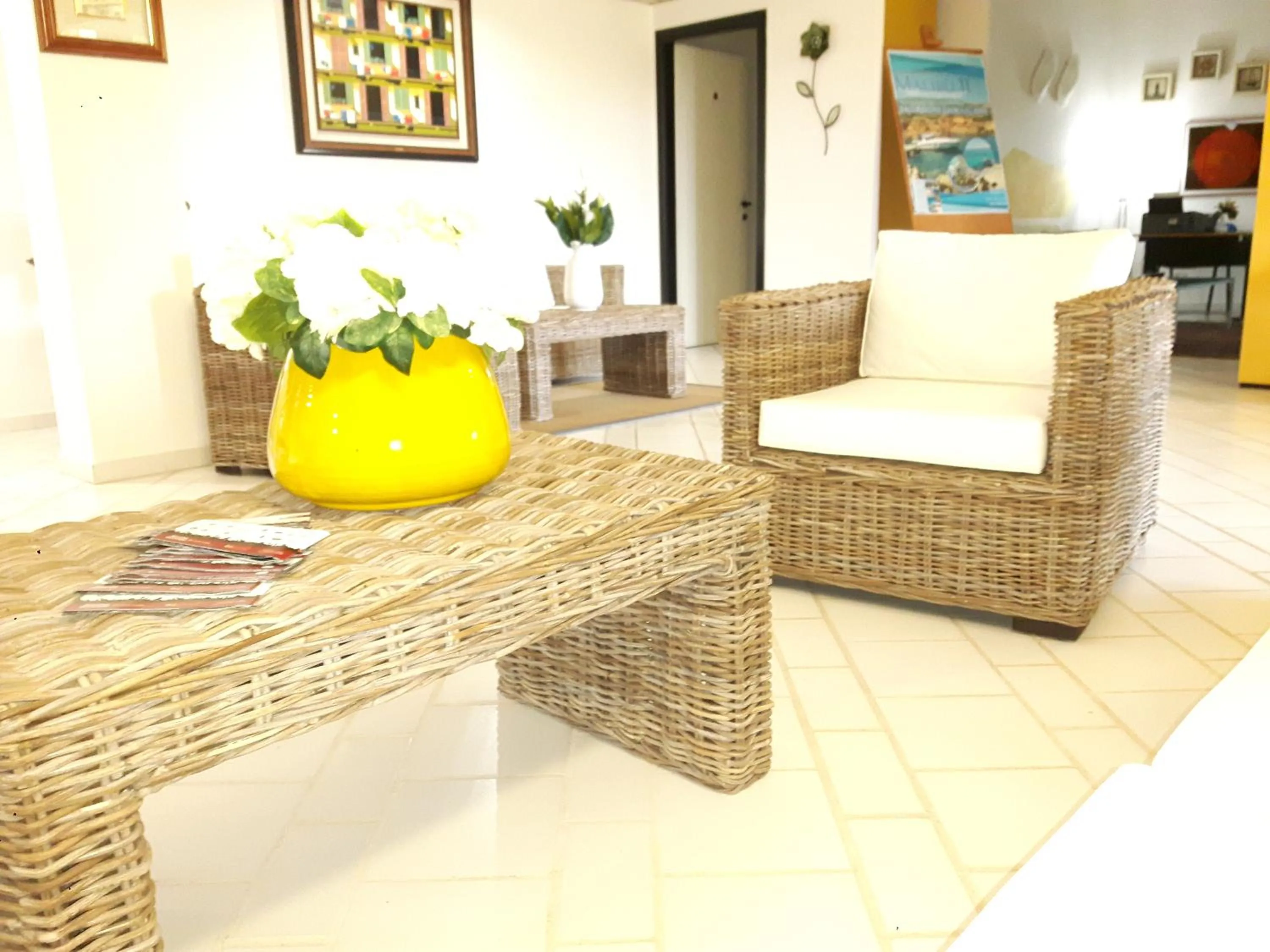 Lobby or reception in Hotel Nido D'aquila