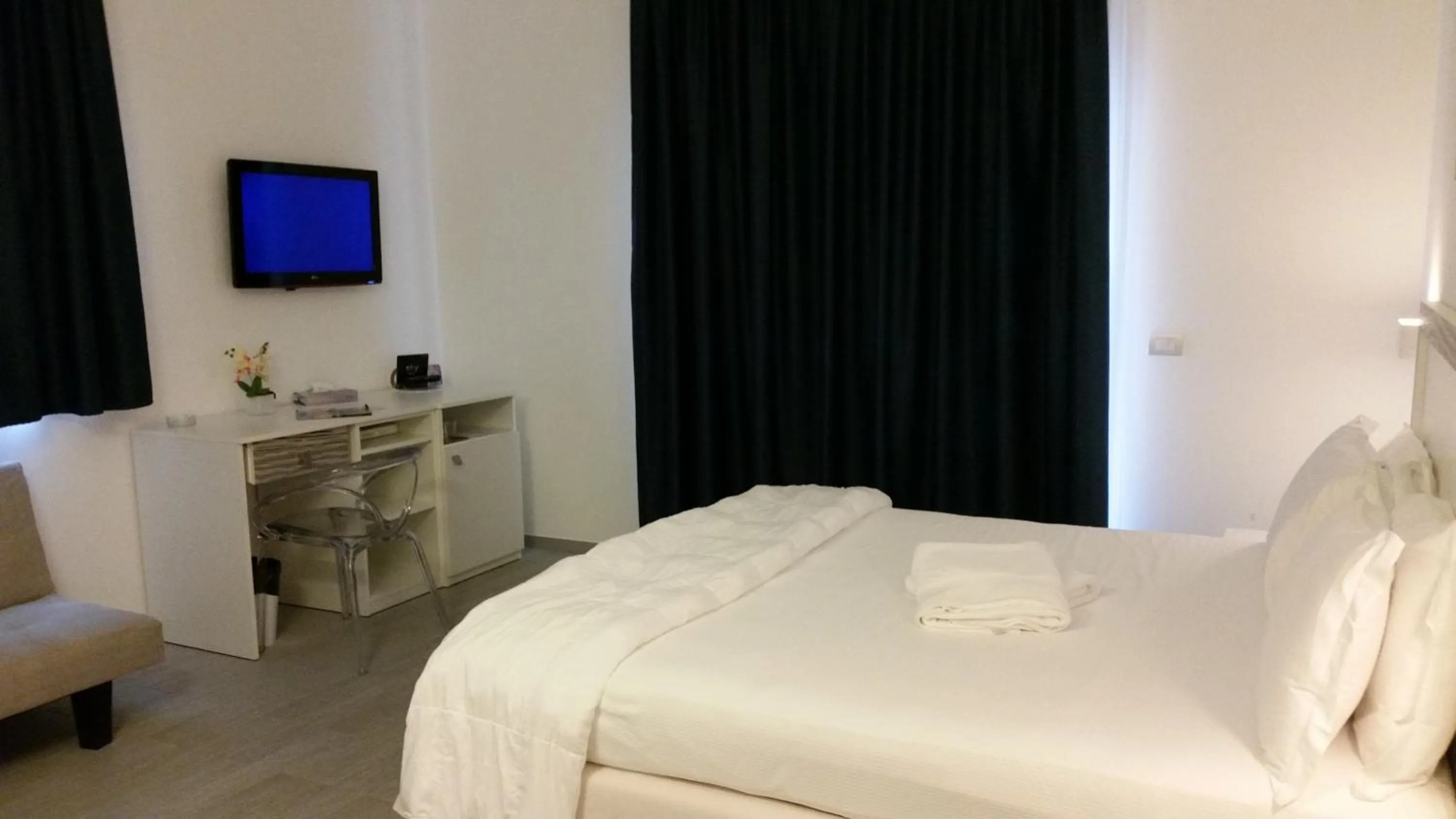 Bed in Hotel Miramare