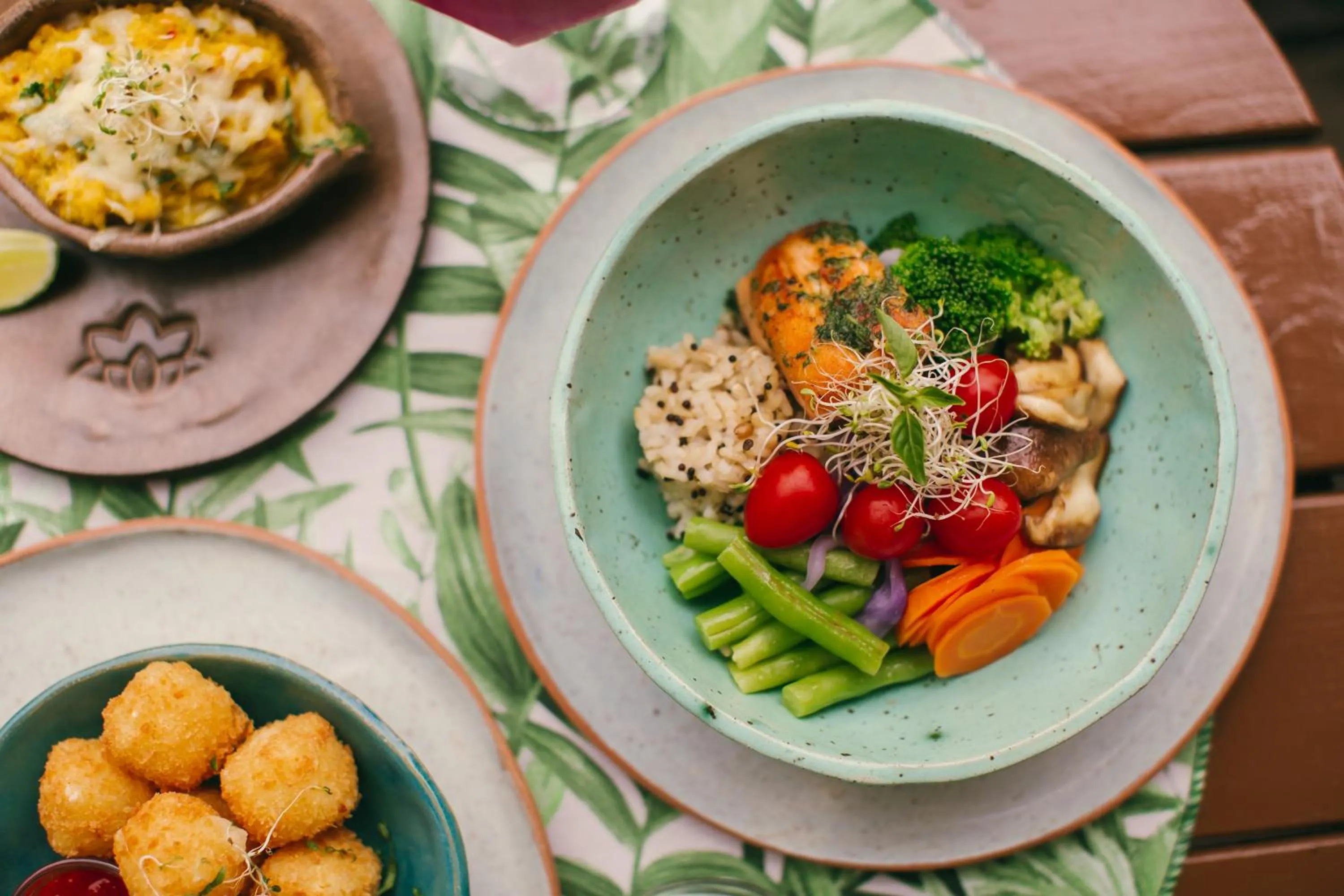 Restaurant/places to eat in Villa Bebek Hotel