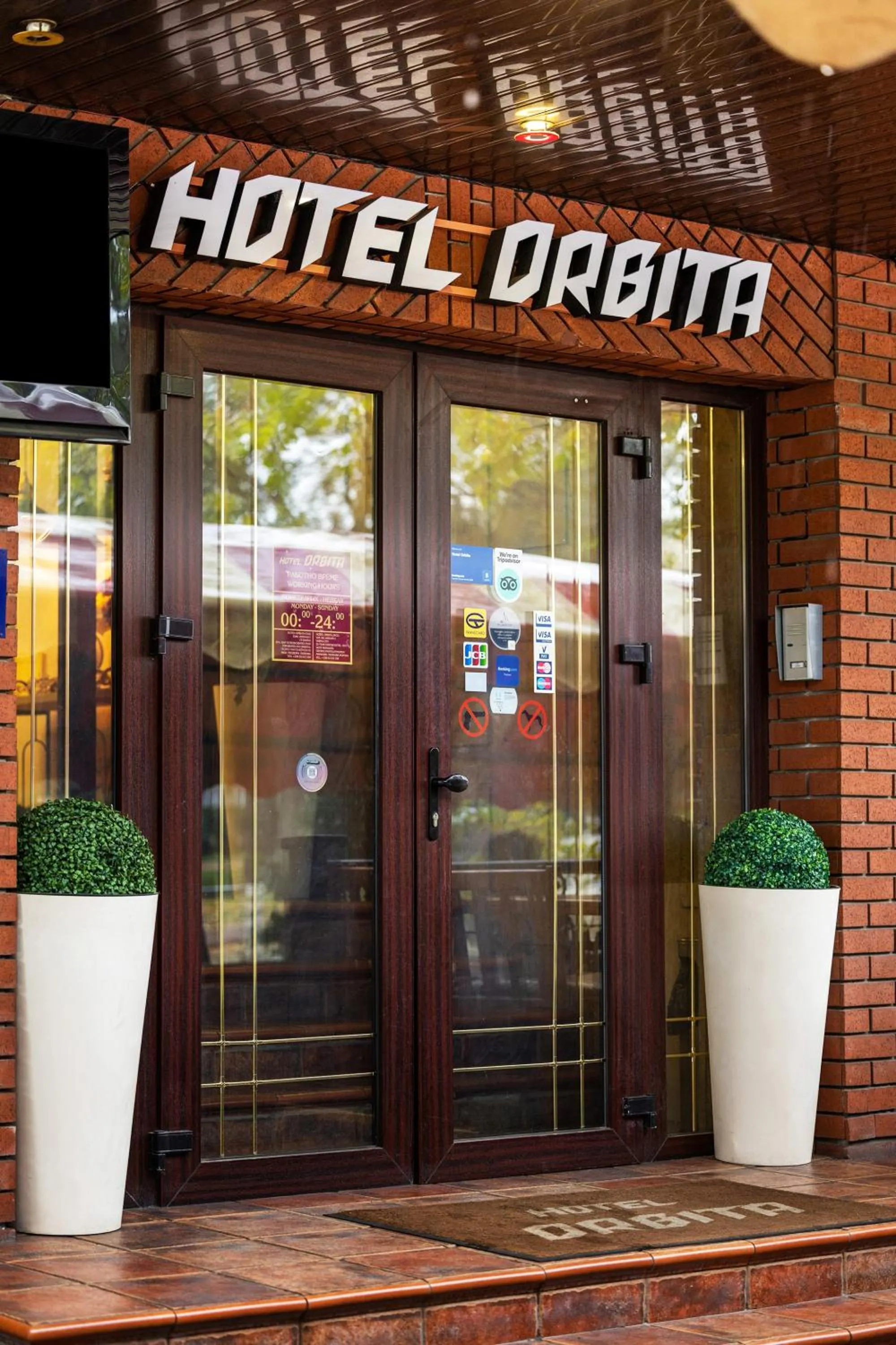 Facade/entrance in Hotel Orbita