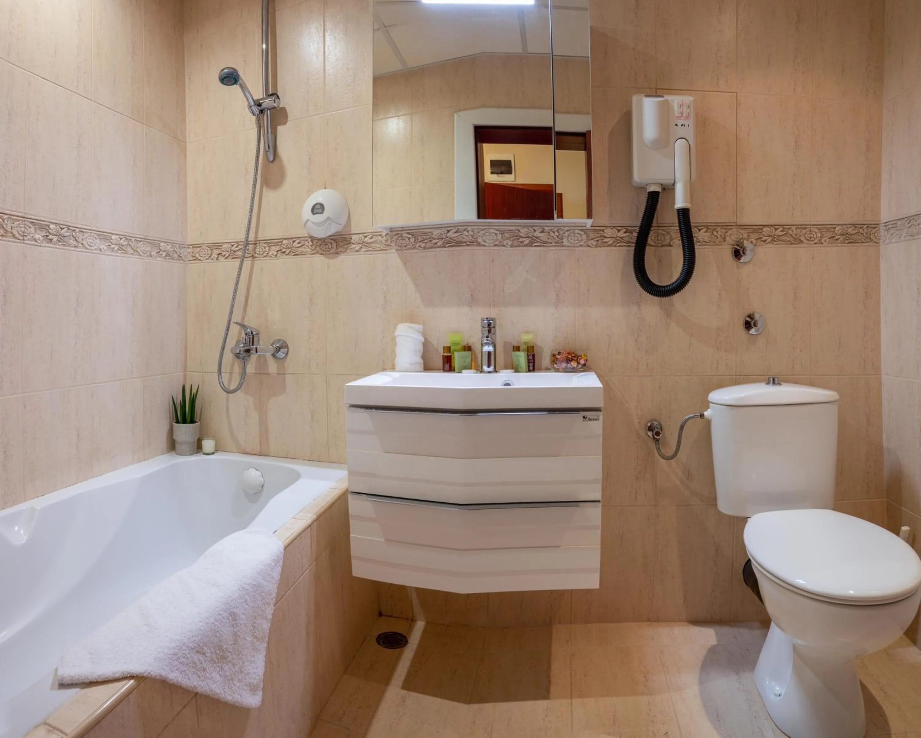 Shower in Hotel Orbita