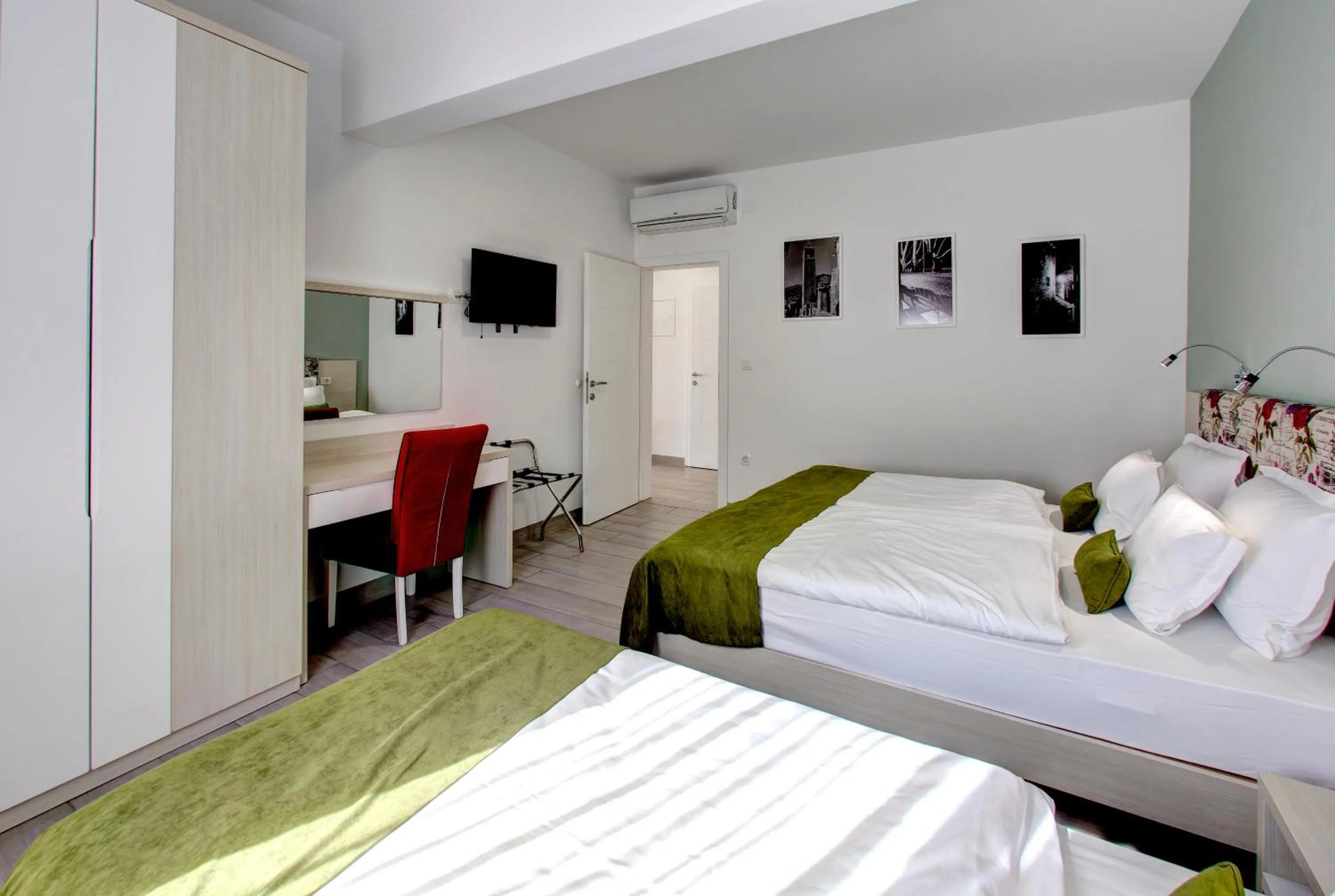 Photo of the whole room, Bed in Villa Fortuna