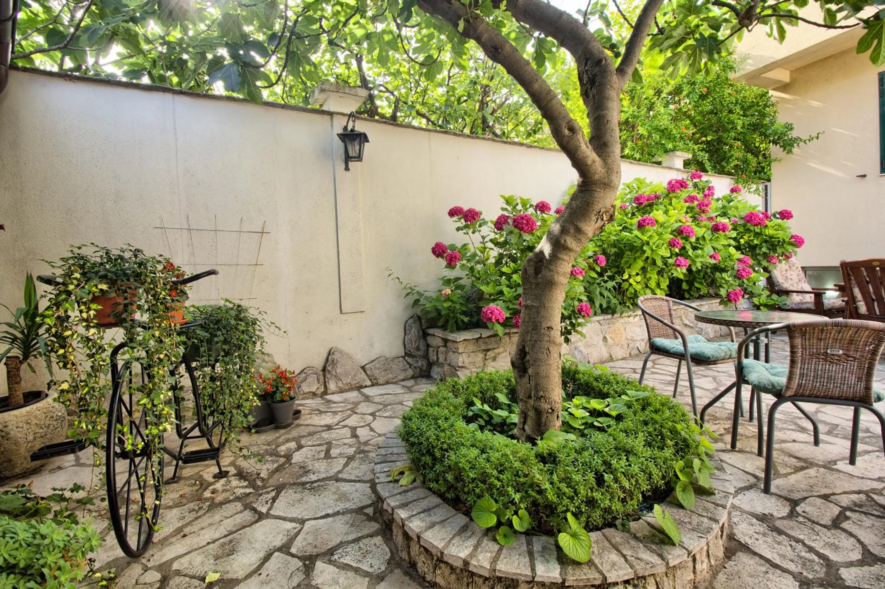 Property building in Villa Fortuna