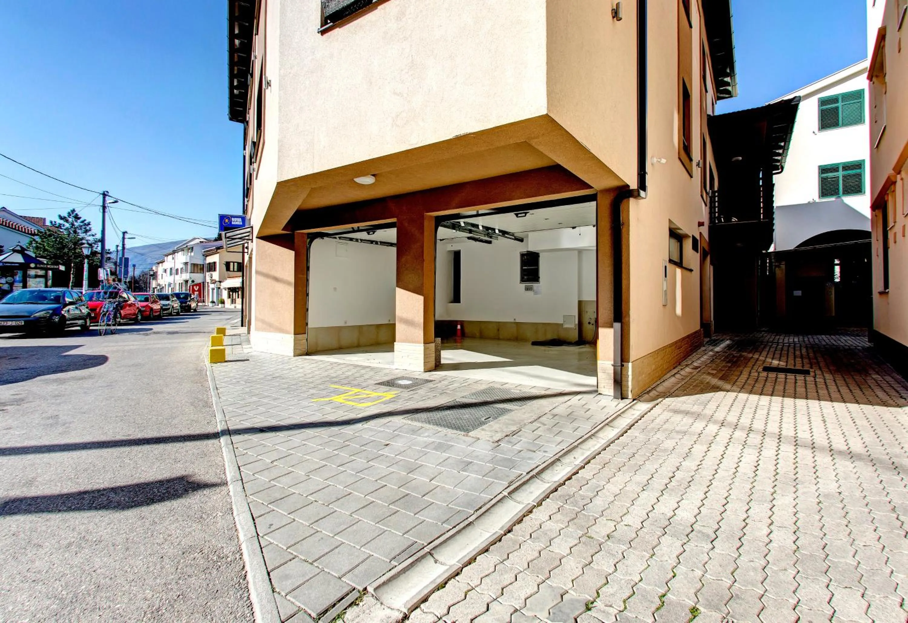 Property building in Villa Fortuna