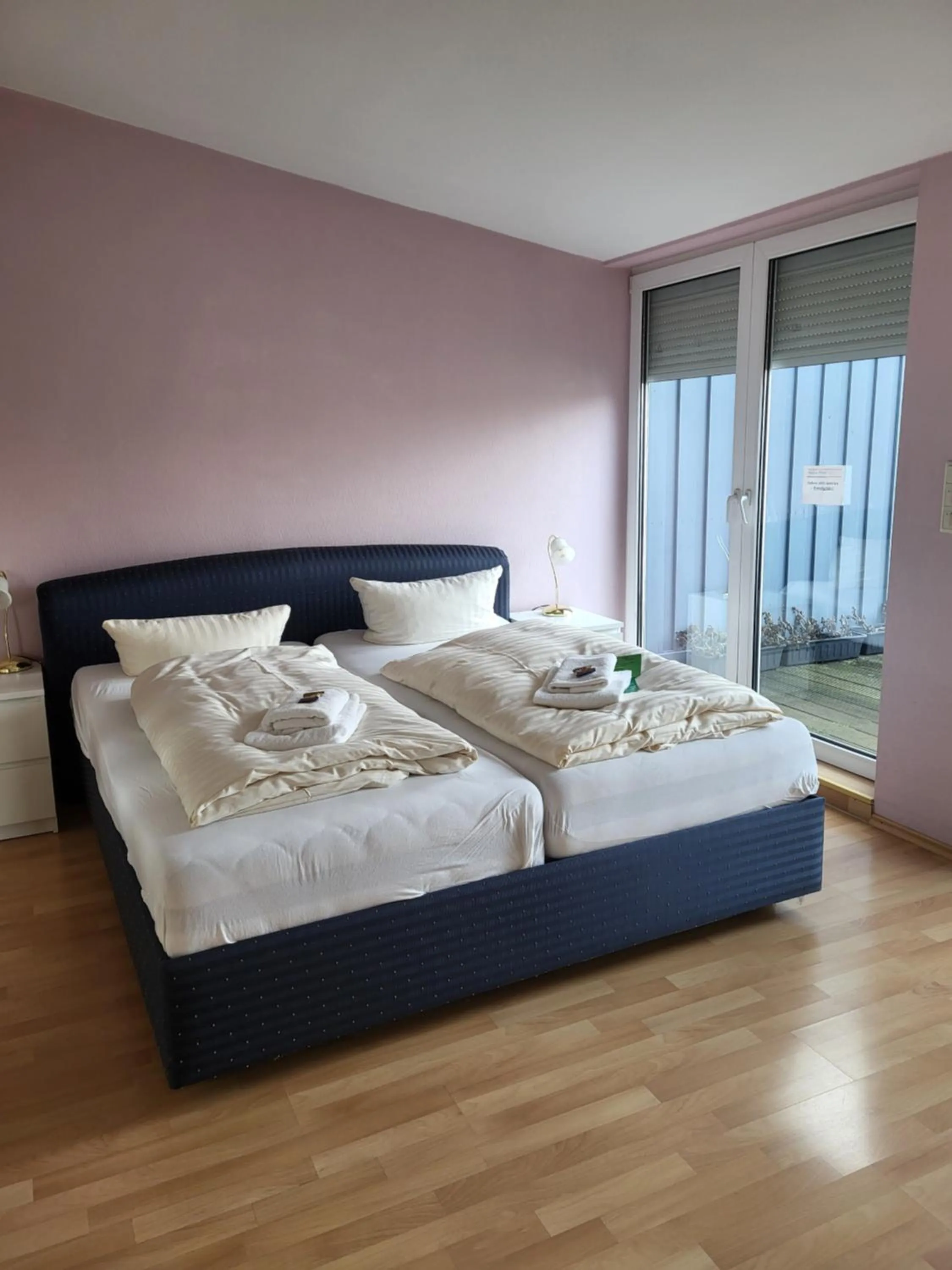 Bedroom, Bed in Hotel am Holzhafen