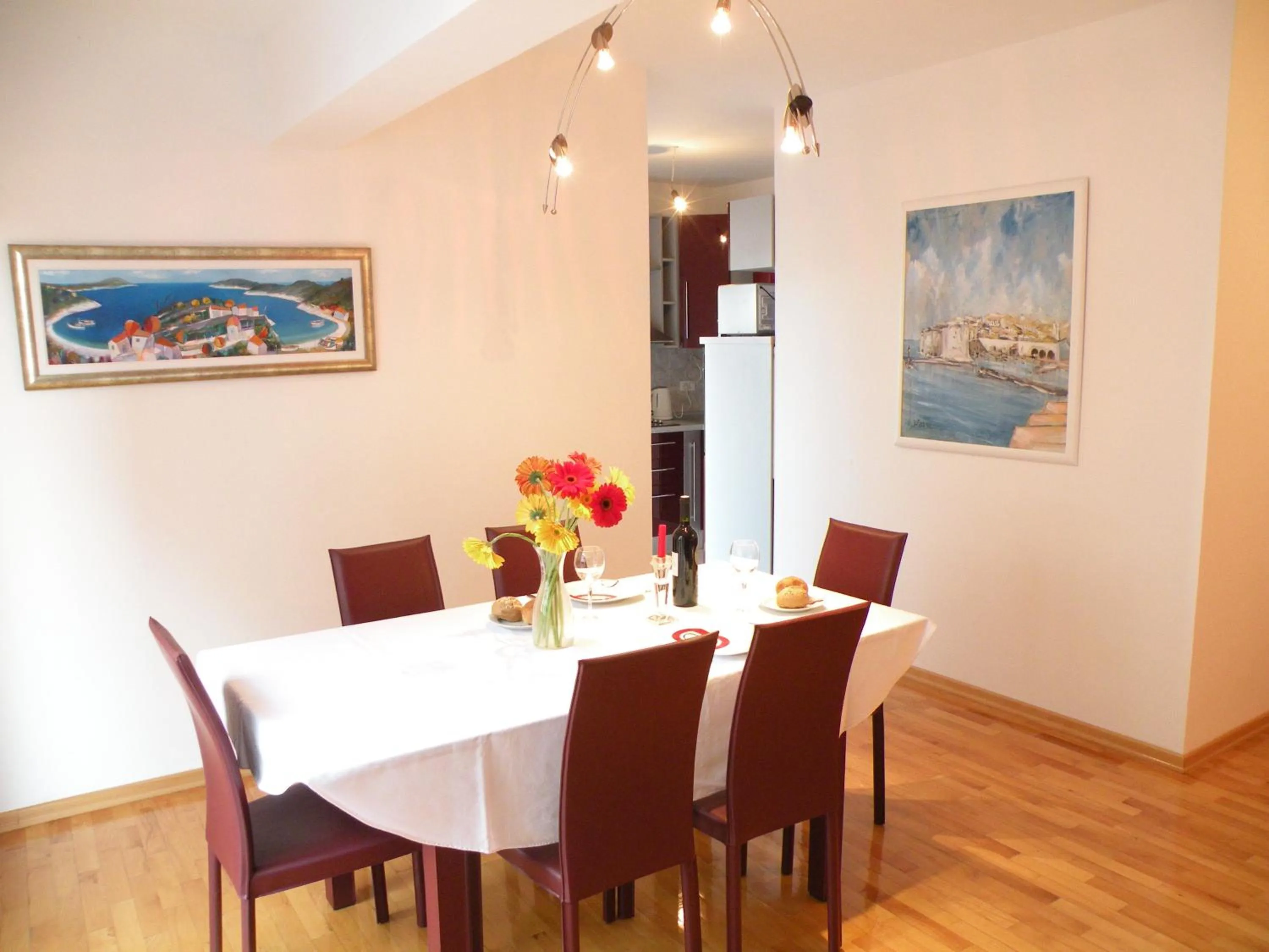 Dining area in Villa Rosa