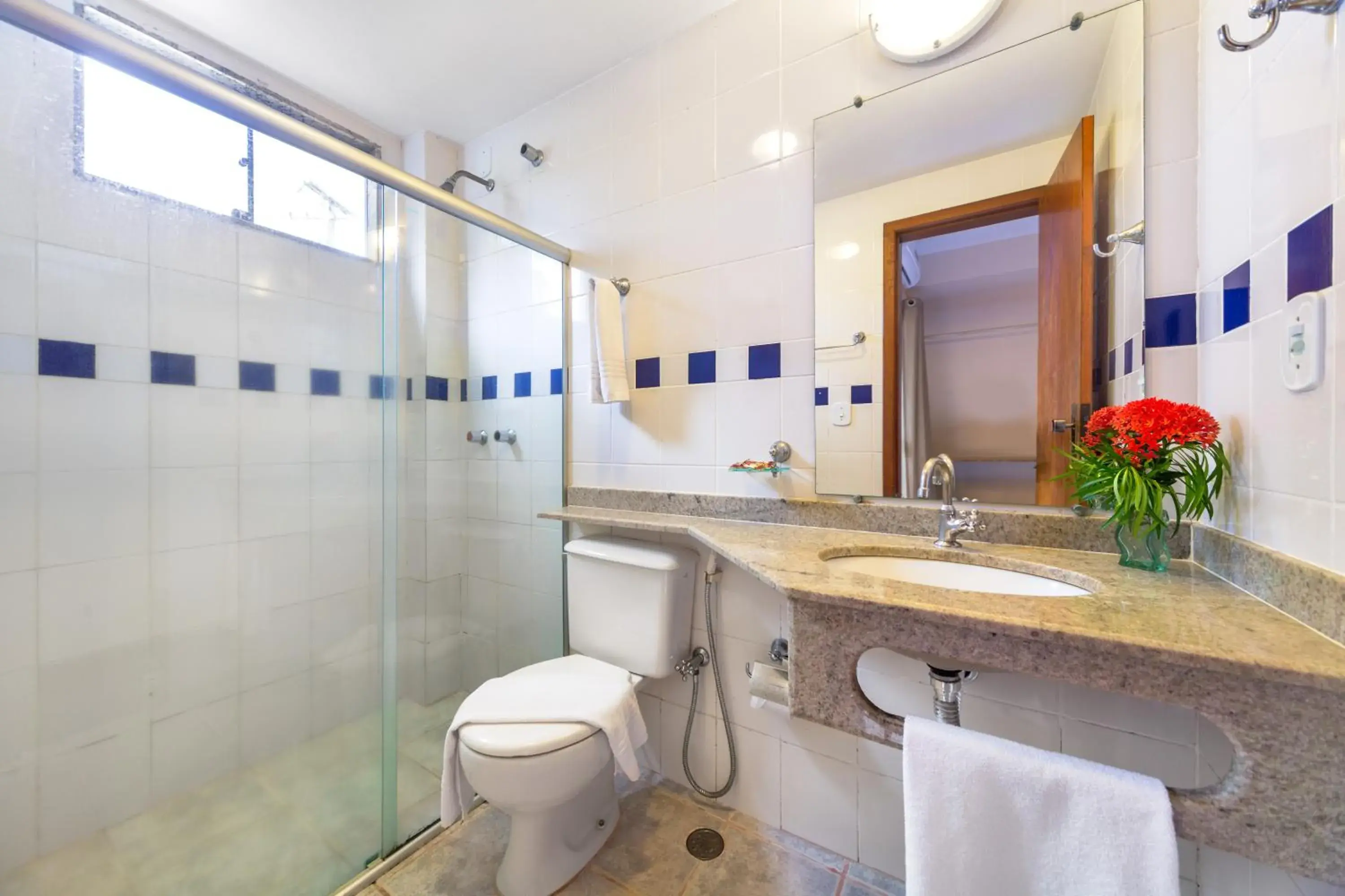 Deluxe Quadruple Room in Porto Geraes Praia Hotel Deluxe Quadruple Room in Porto Geraes Praia Hotel