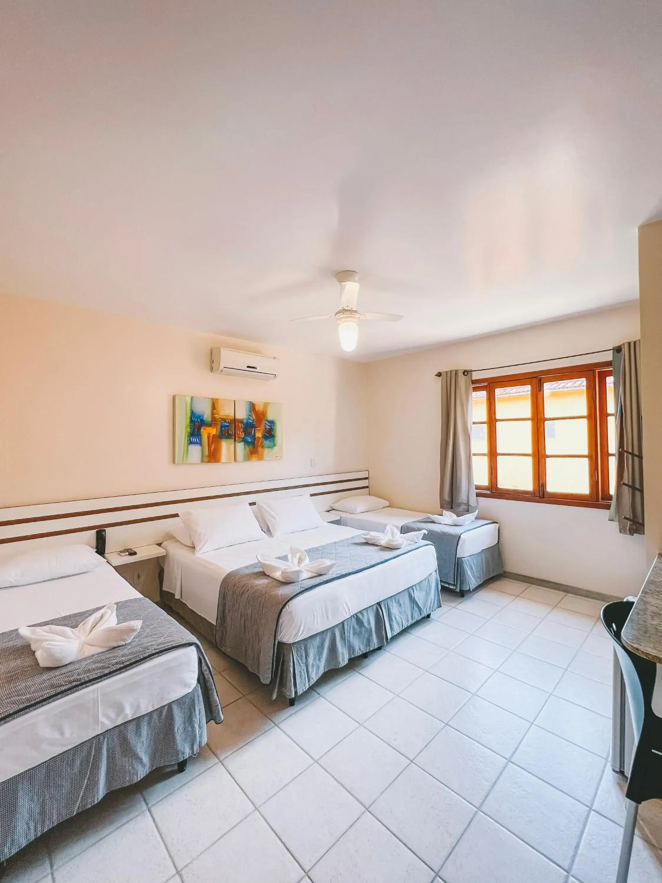 Economy Quadruple Room in Porto Geraes Praia Hotel Economy Quadruple Room in Porto Geraes Praia Hotel