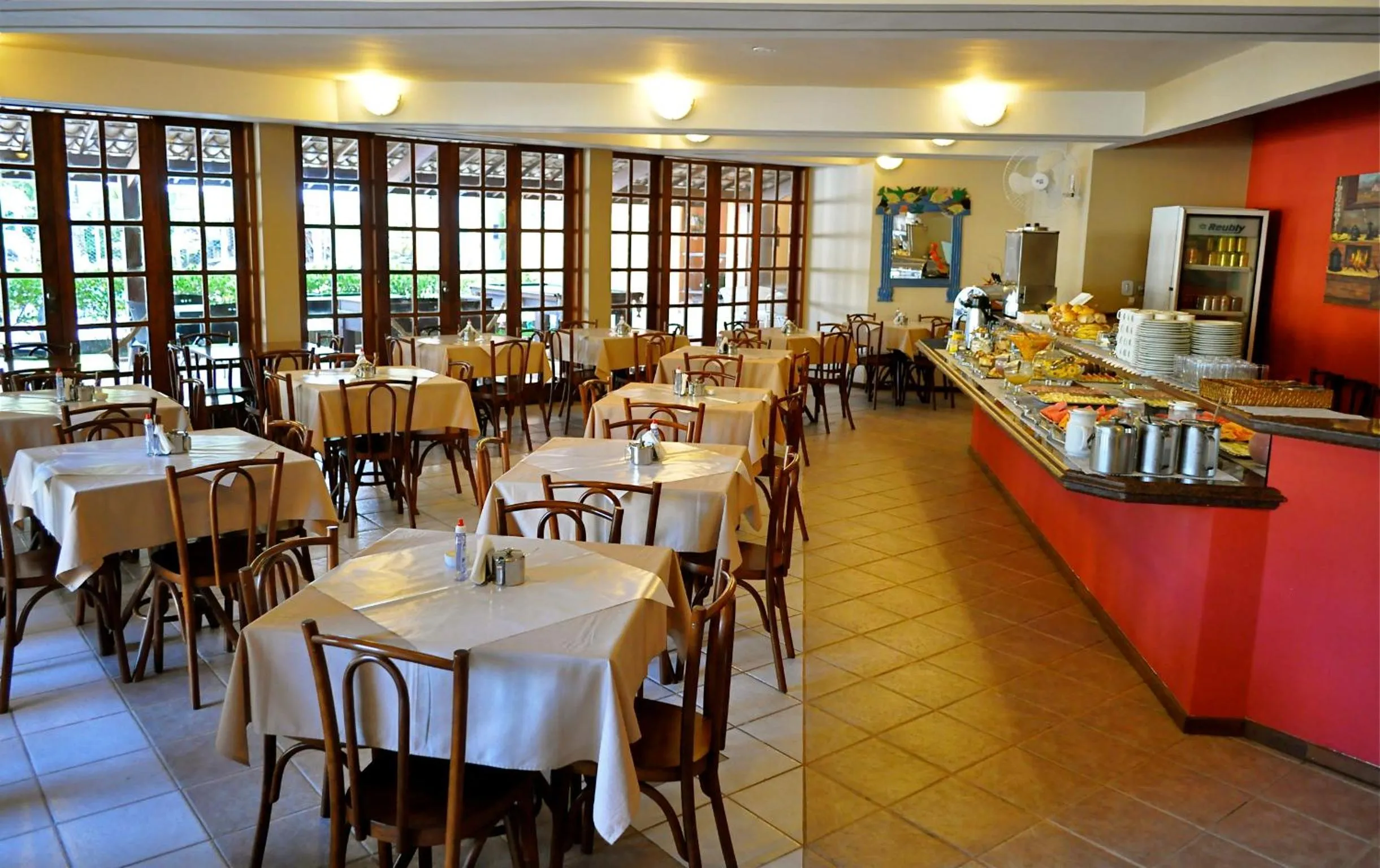 Restaurant/places to eat in Porto Geraes Praia Hotel