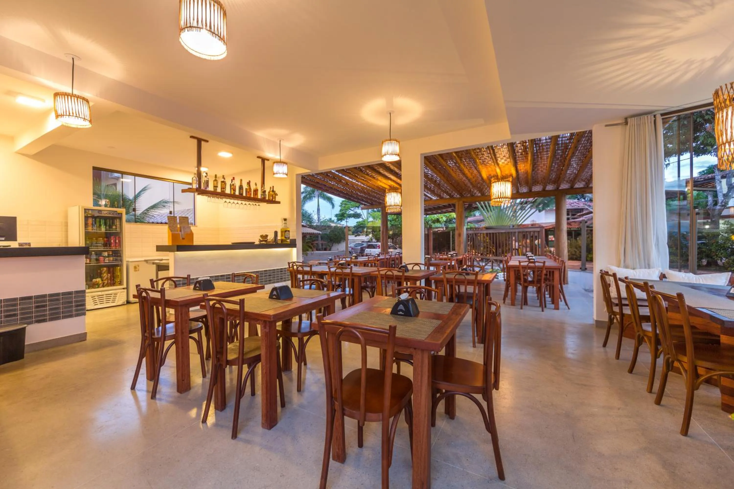 Restaurant/places to eat in Porto Geraes Praia Hotel