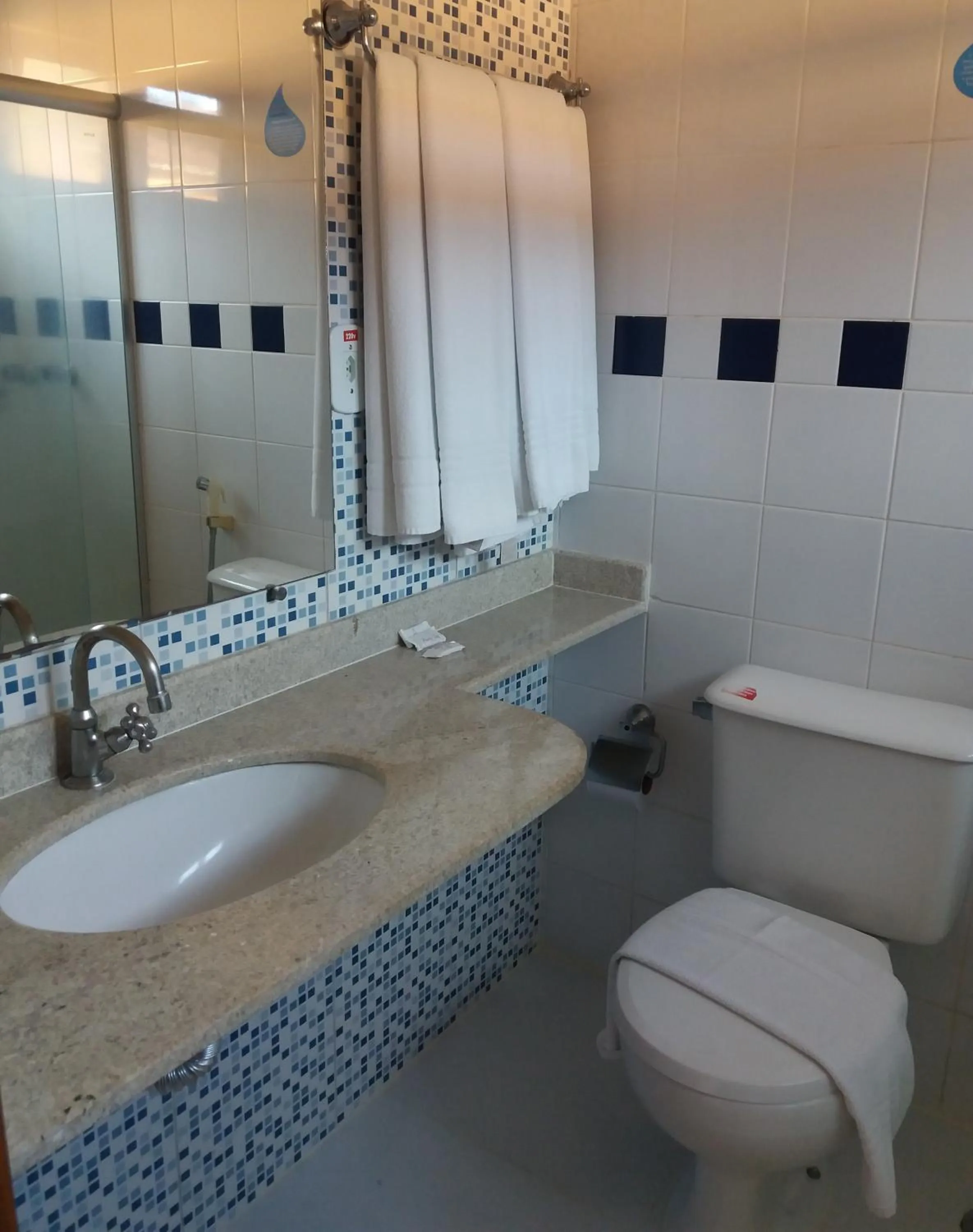 Shower in Porto Geraes Praia Hotel