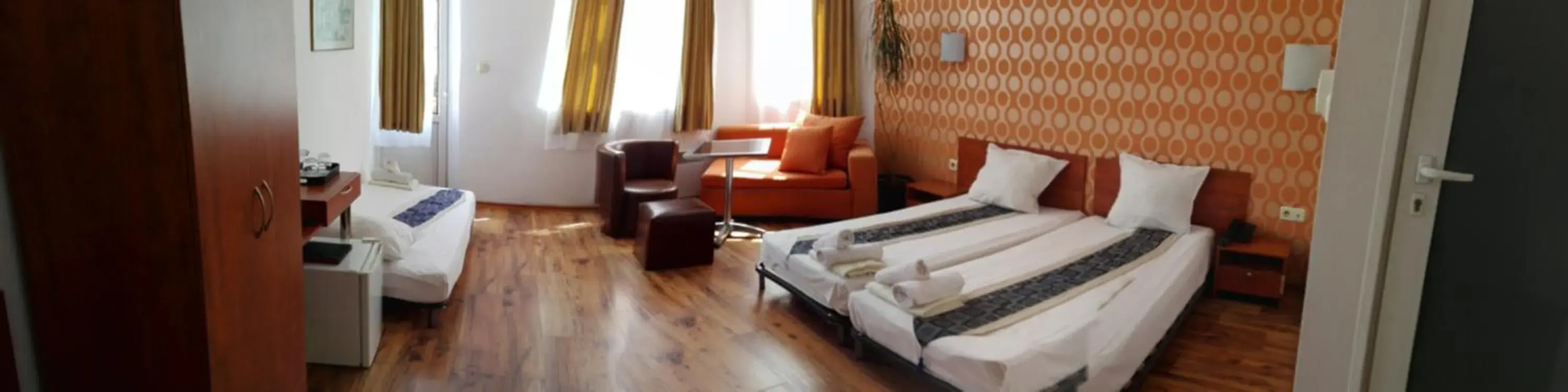 Deluxe Double or Twin Room With Extra Bed in Scotty's Boutique Hotel Deluxe Double or Twin Room With Extra Bed in Scotty's Boutique Hotel