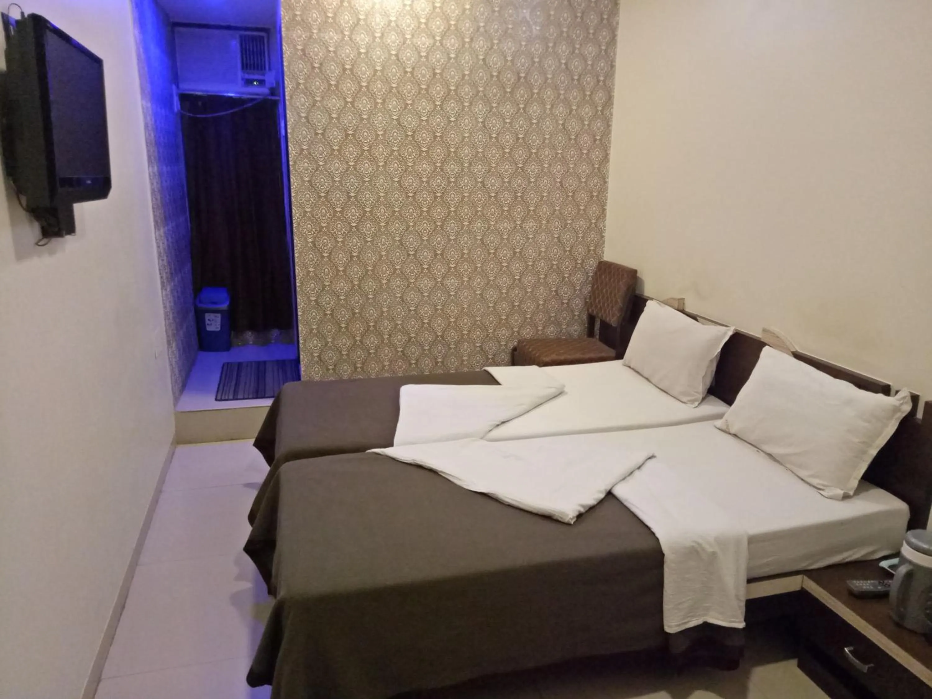 Bed in Hotel Navi Mumbai