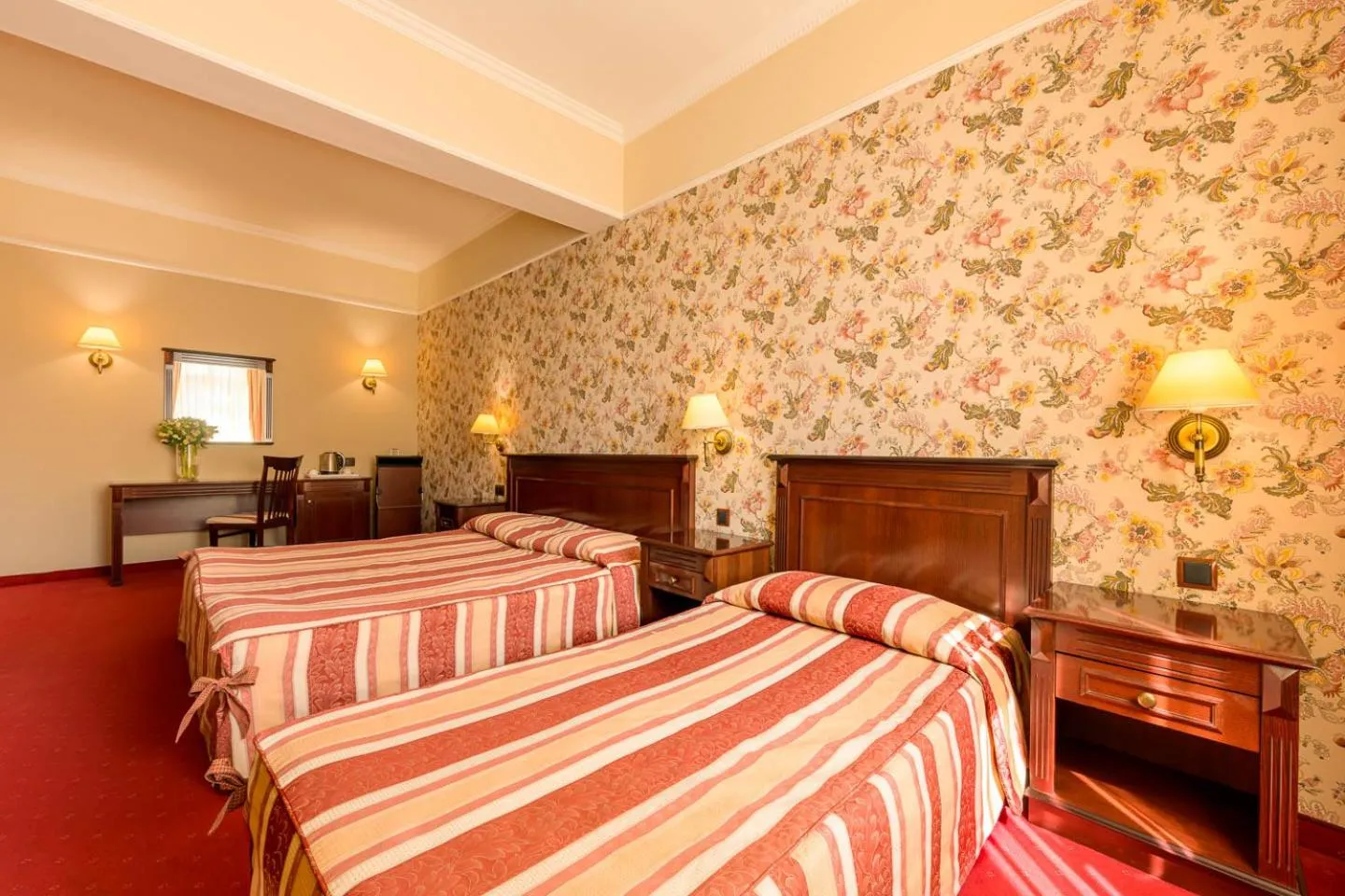 Bed in Boutique Splendid Hotel