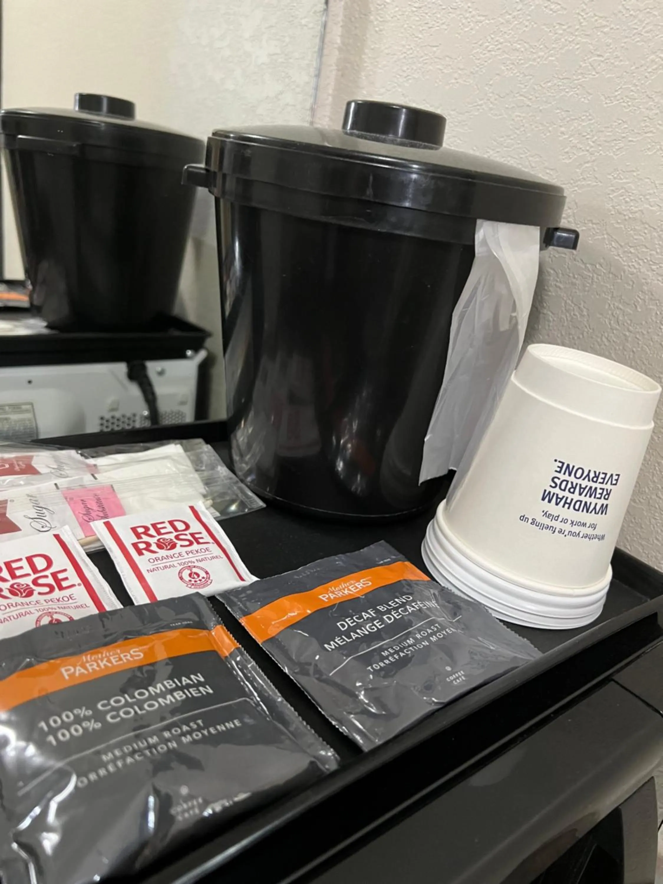 Coffee/tea facilities in Super 8 by Wyndham Whitecourt