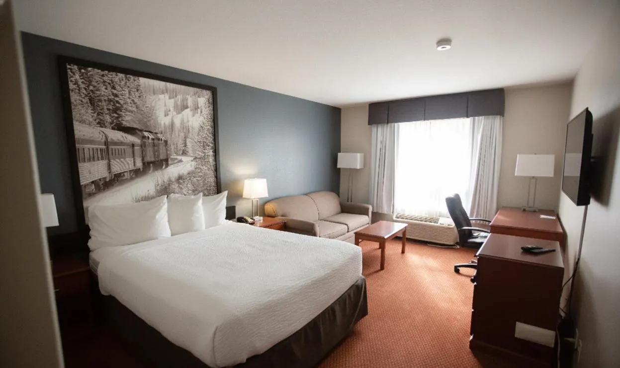 Bedroom, Bed in Super 8 by Wyndham Whitecourt