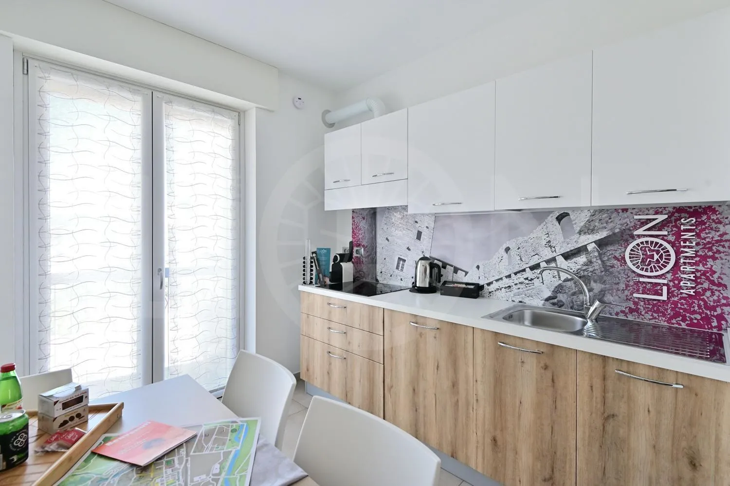 Coffee/tea facilities in Le Lion Apartments - Lys Family Apartment