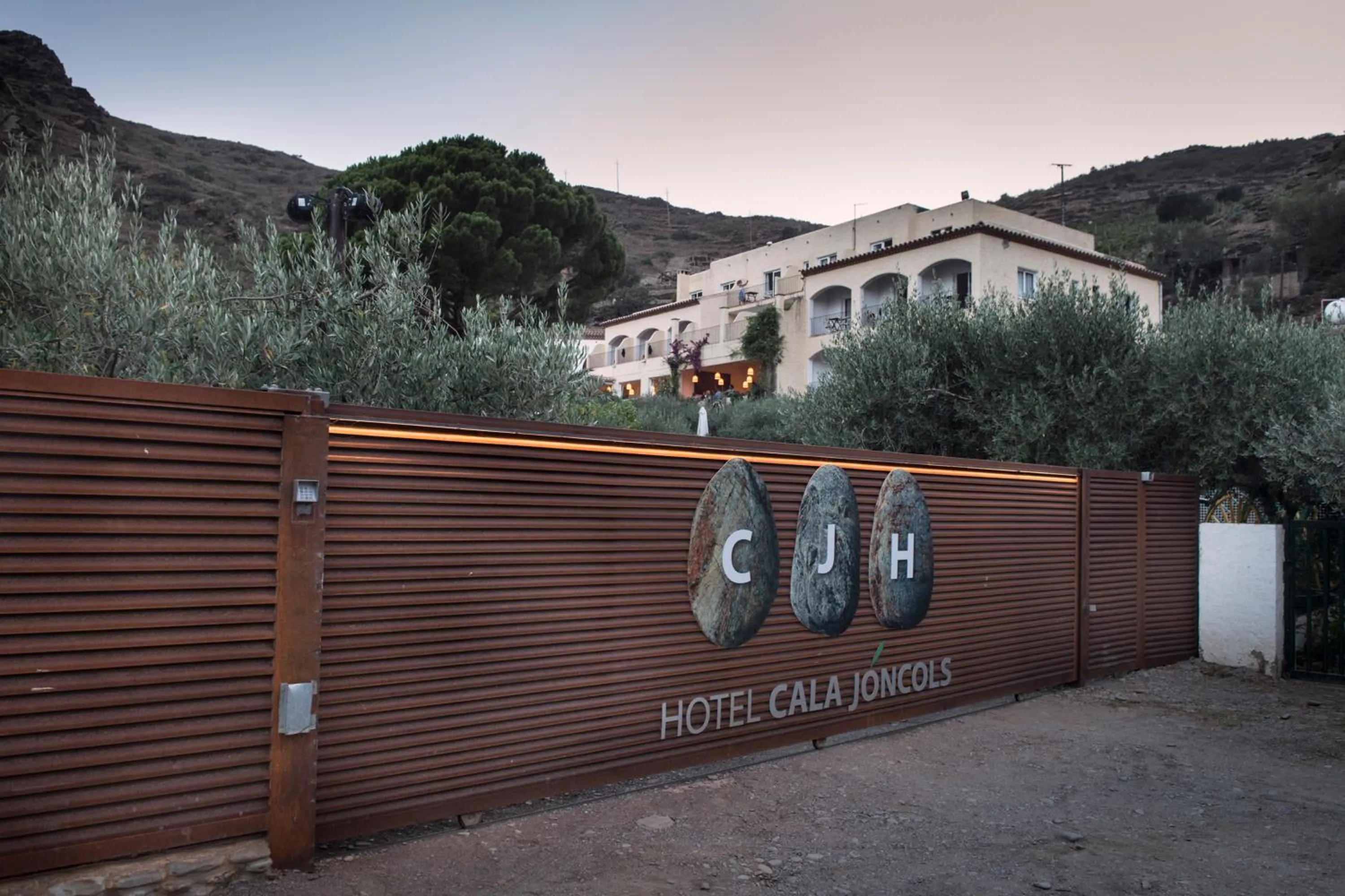 Facade/entrance in Hotel Cala Joncols