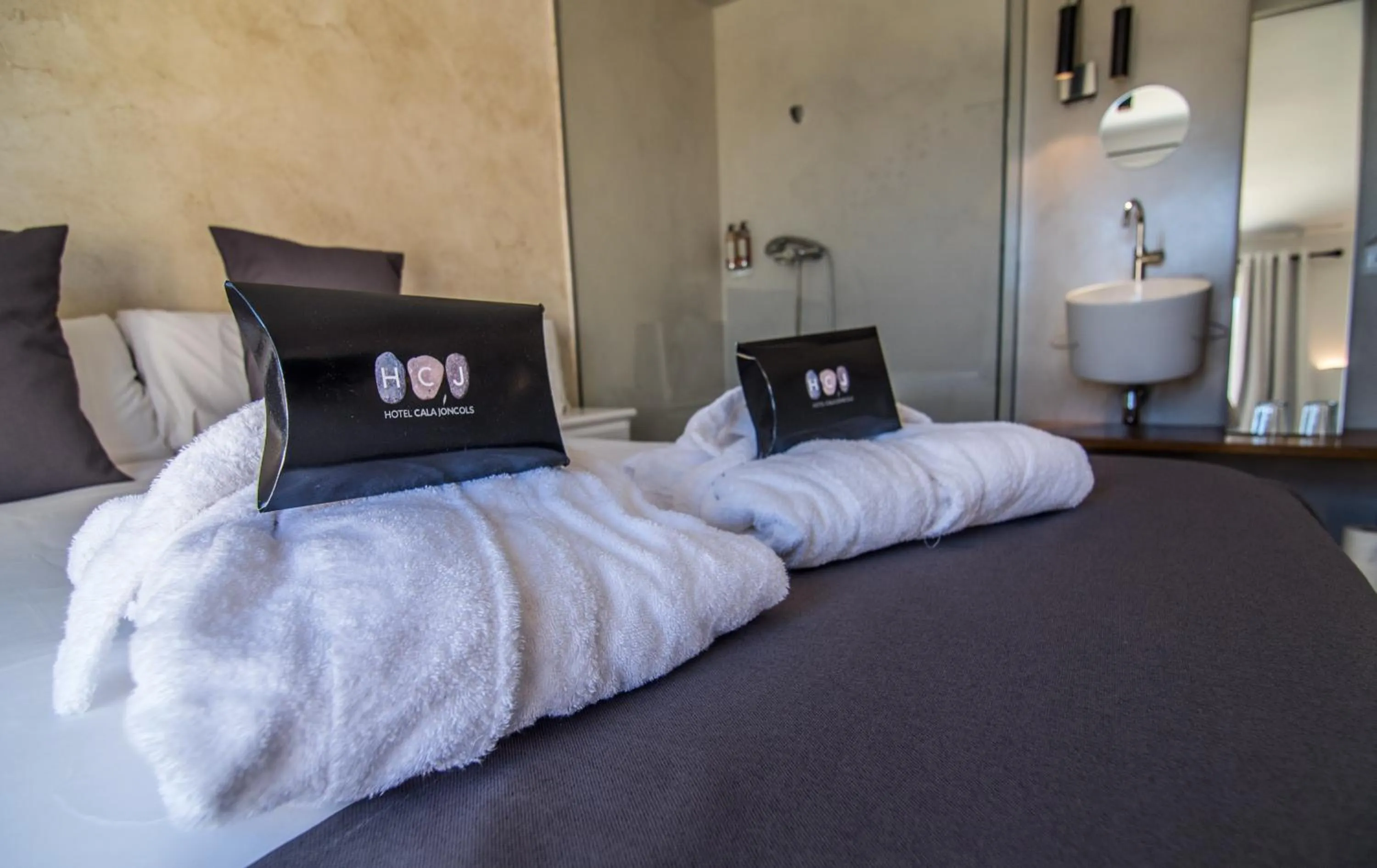 Bedroom, Bed in Hotel Cala Joncols