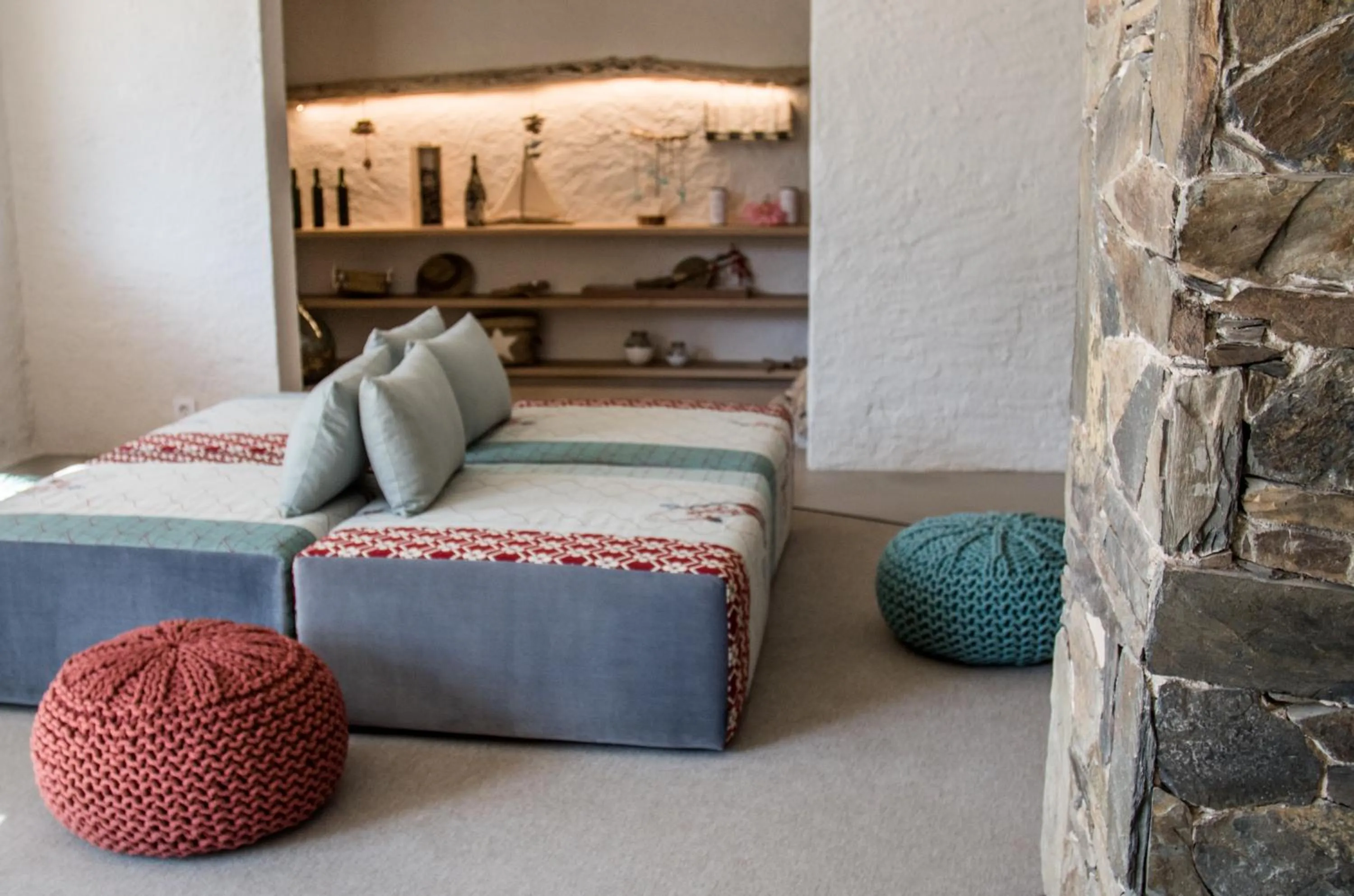 Lounge or bar, Bed in Hotel Cala Joncols