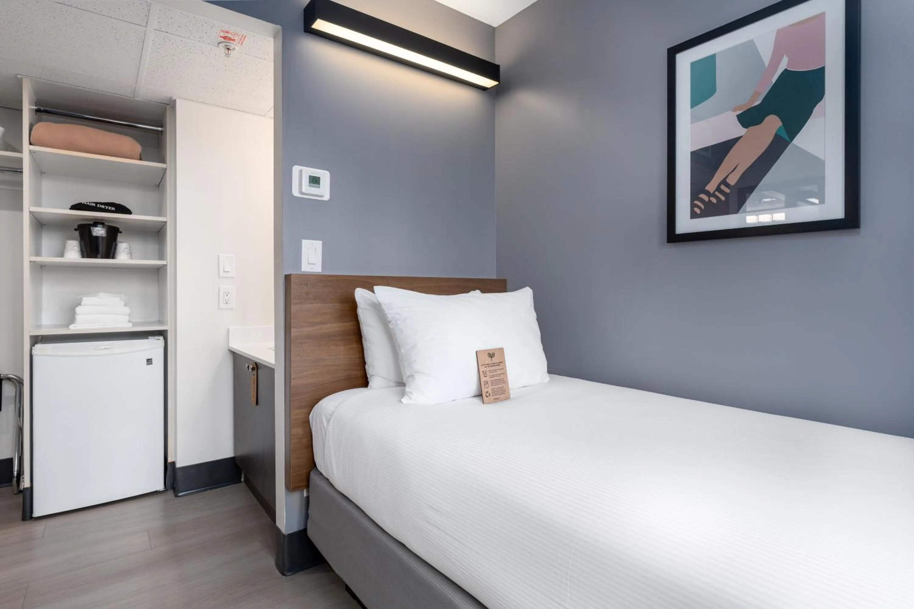 Bed in YWCA Hotel Vancouver