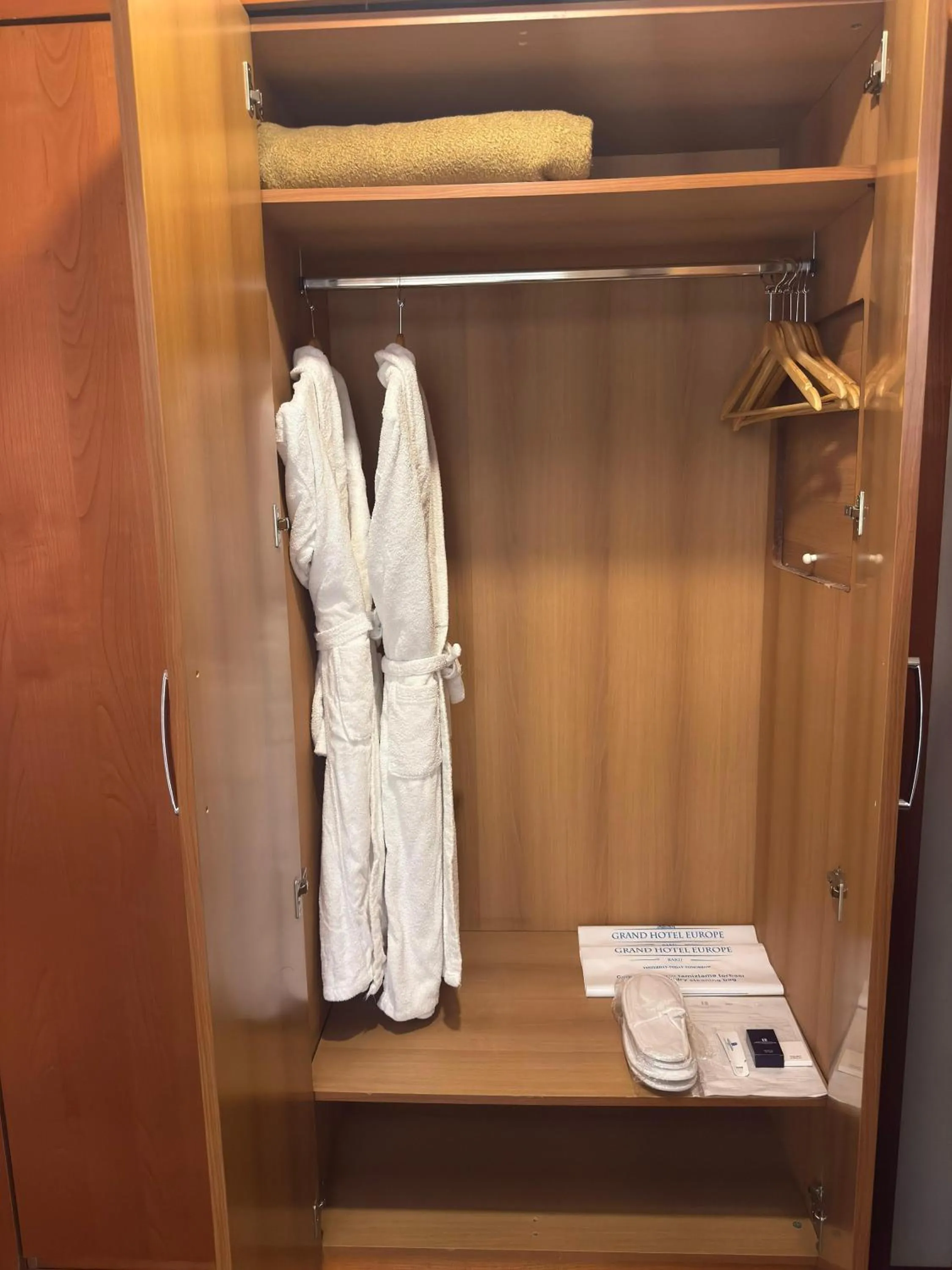 wardrobe in Grand Hotel Europe