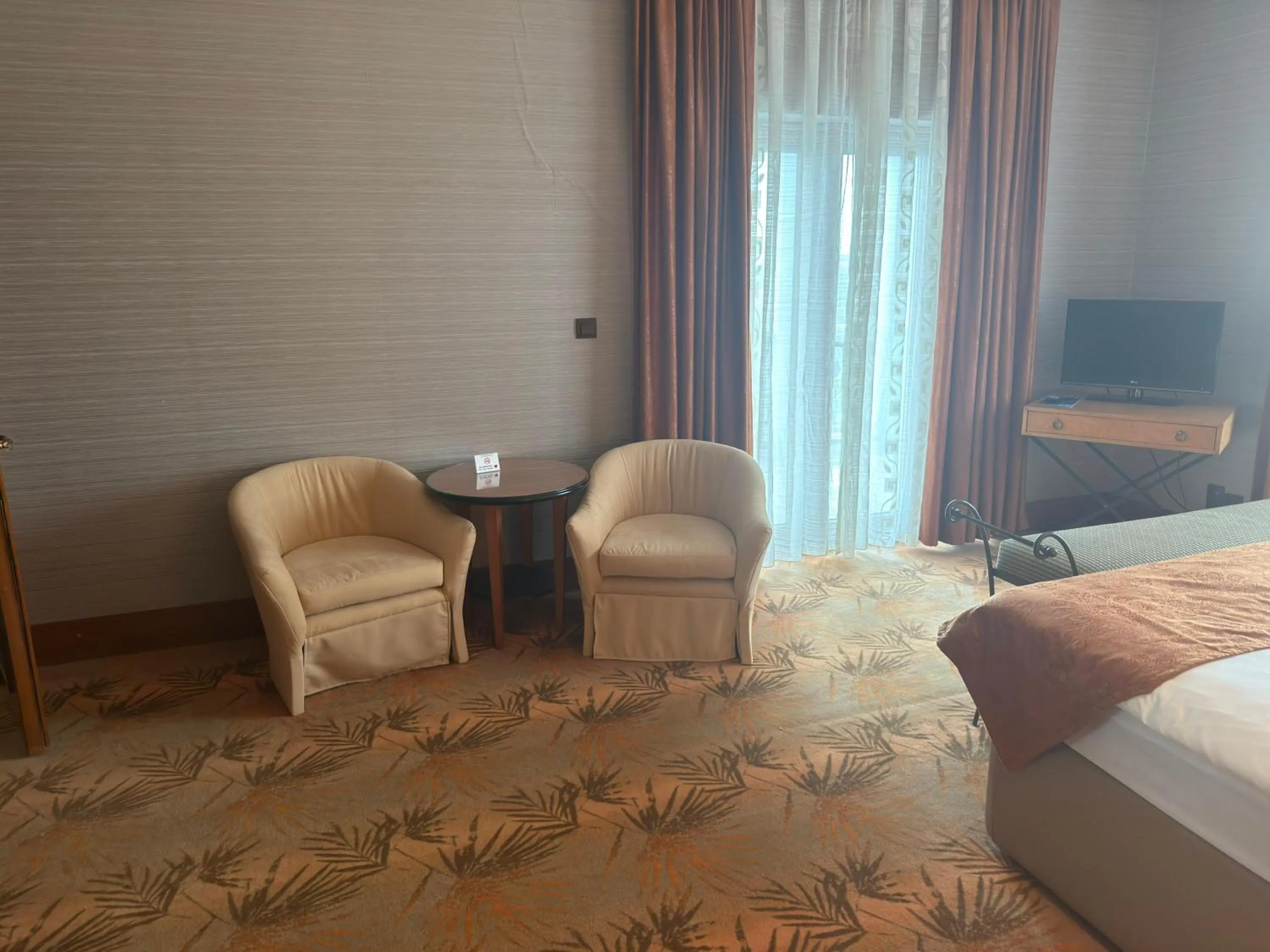 Activities, Bed in Grand Hotel Europe