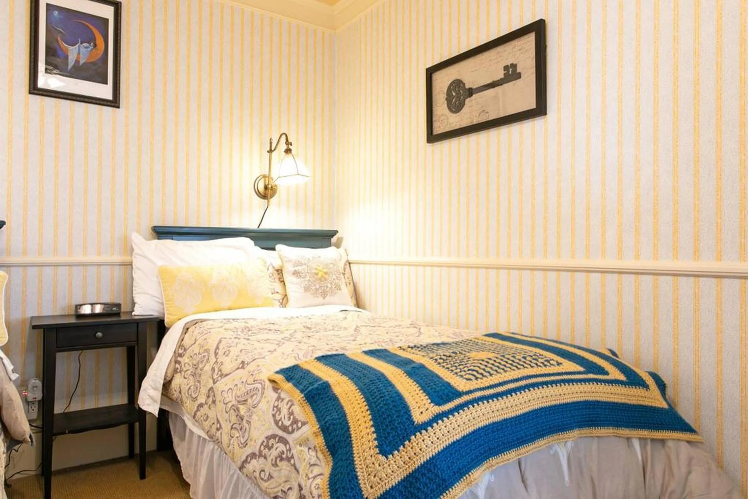 Bed in Rose Street Bed & Breakfast