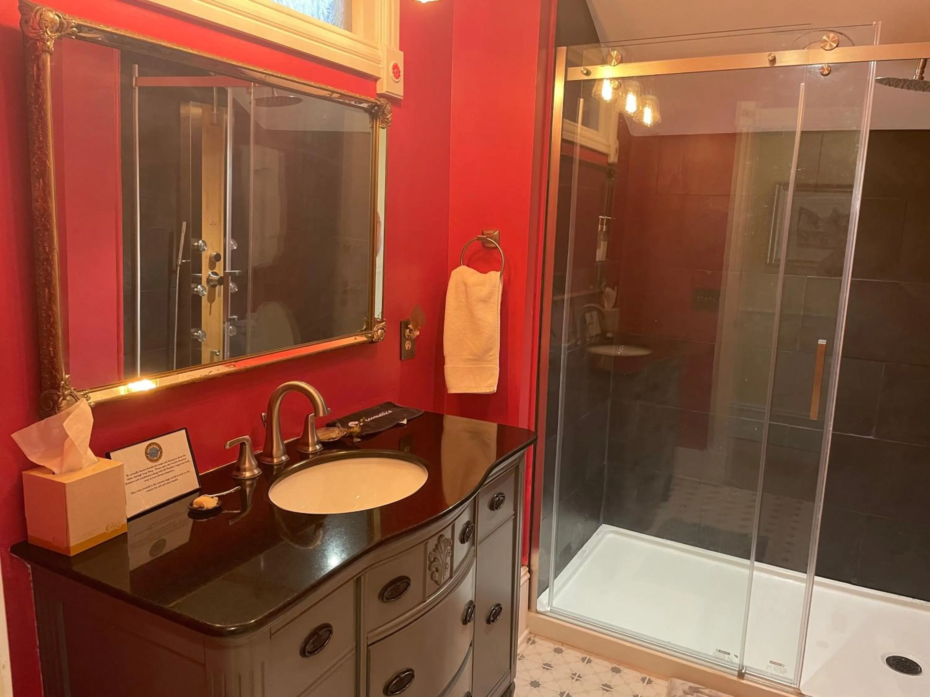 Bathroom in Rose Street Bed & Breakfast