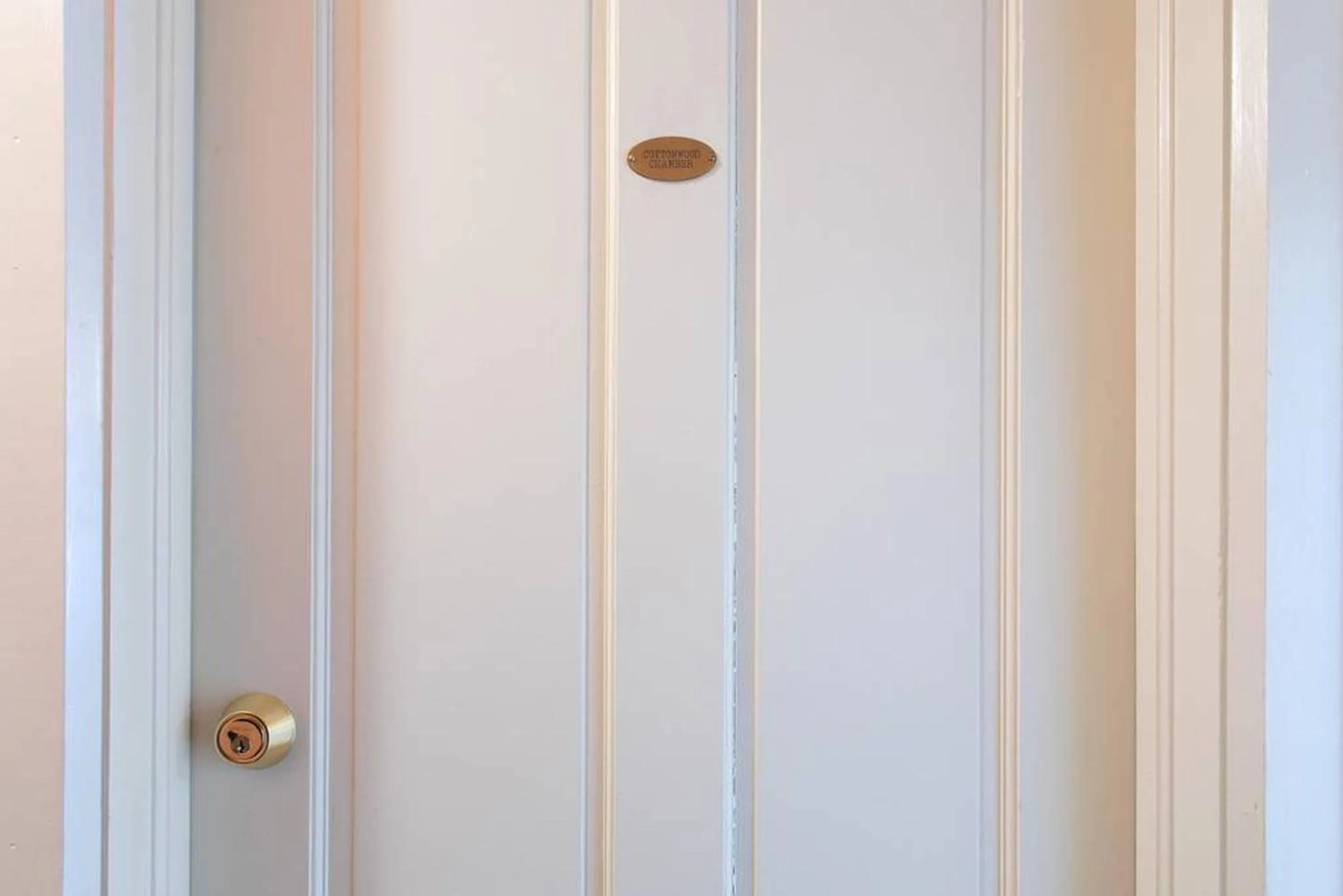 Logo/Certificate/Sign in Rose Street Bed & Breakfast