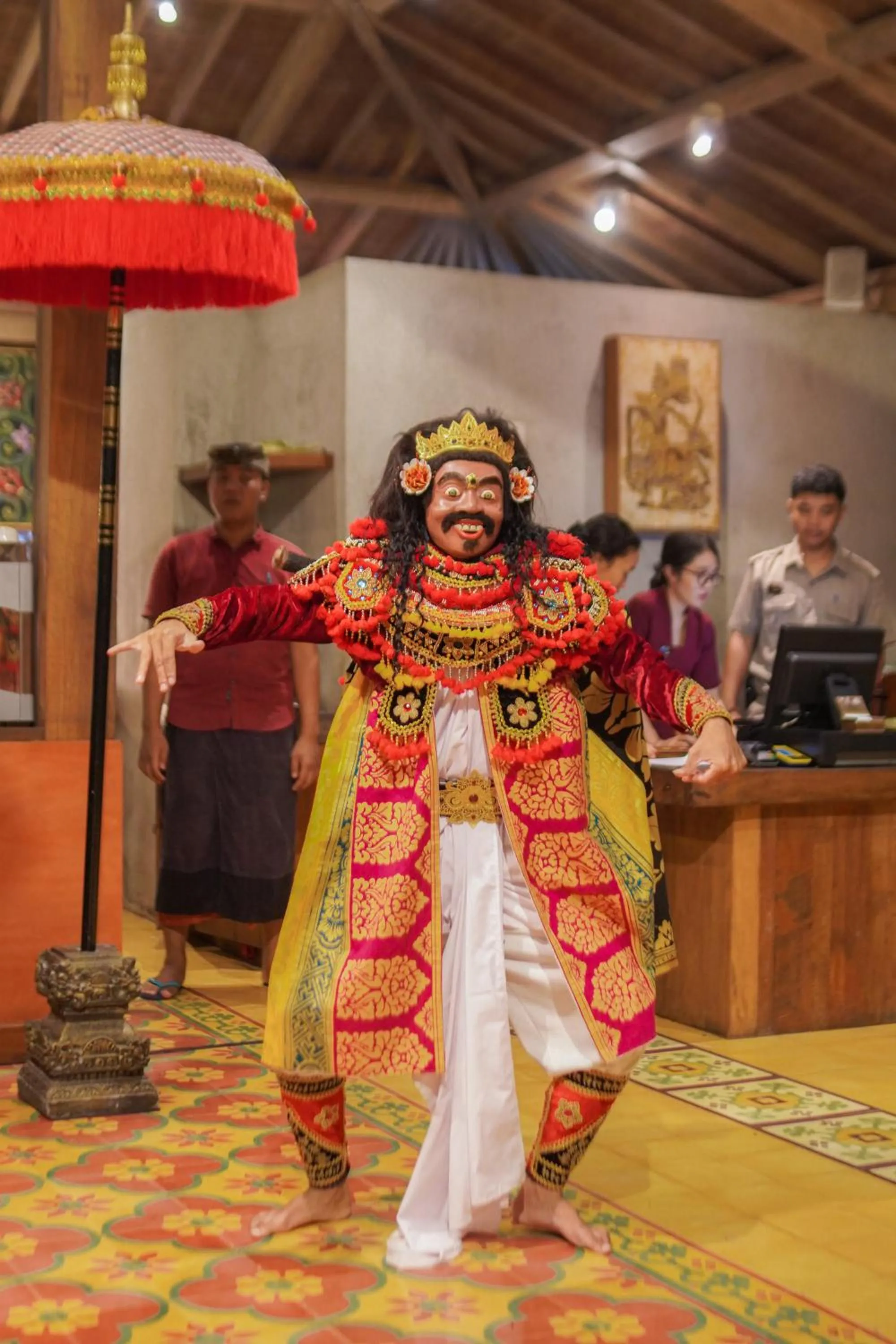 Evening entertainment in Arya Villas Ubud