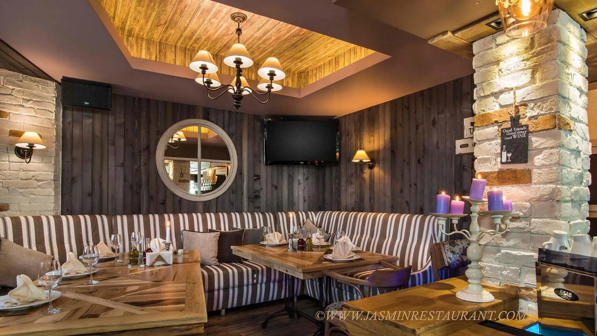 Restaurant/places to eat in Jasmin Hotel