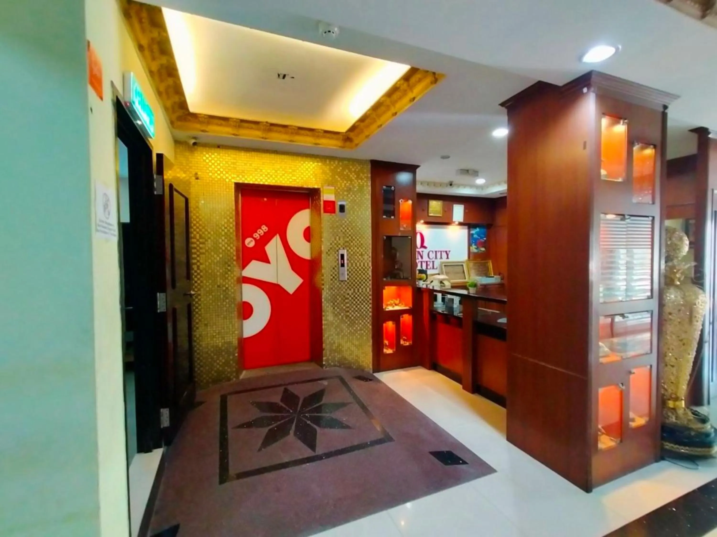 Lobby or reception in Hotel O GHC Near Penang Street Art Formerly Queen City Hotel