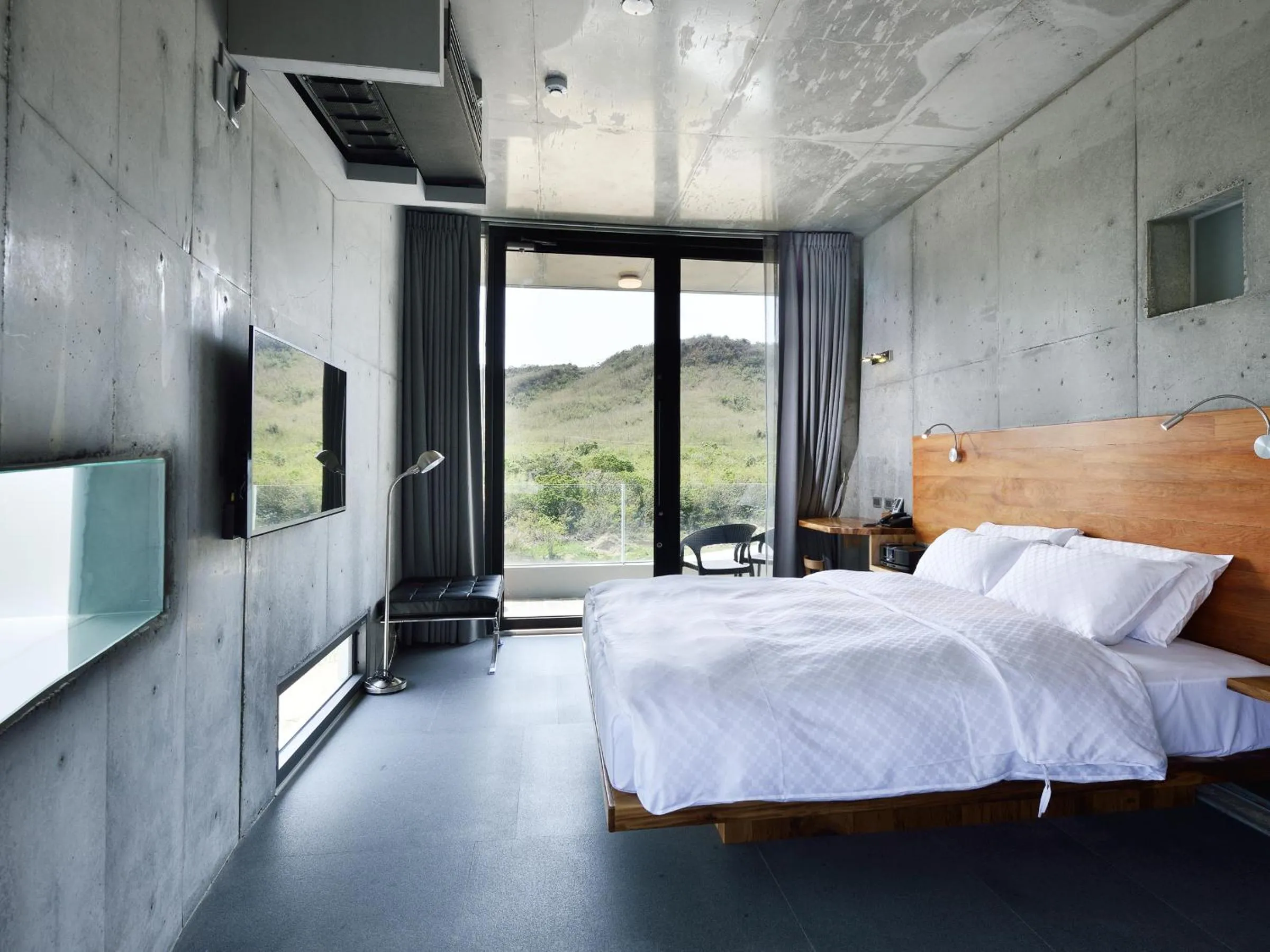 TV and multimedia, Bed in FaHaus