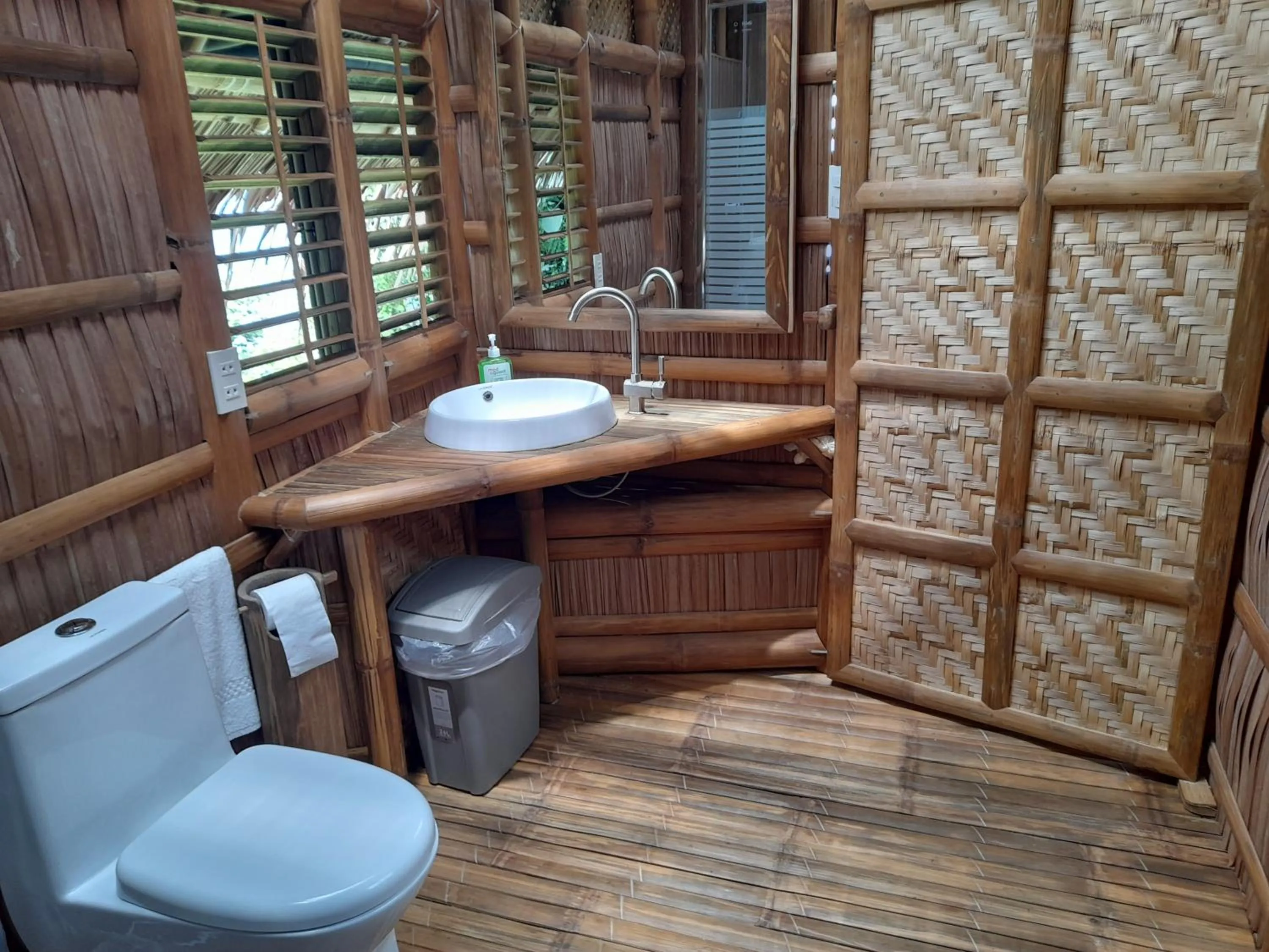 Bathroom in Kookoo's nest eco-lodge