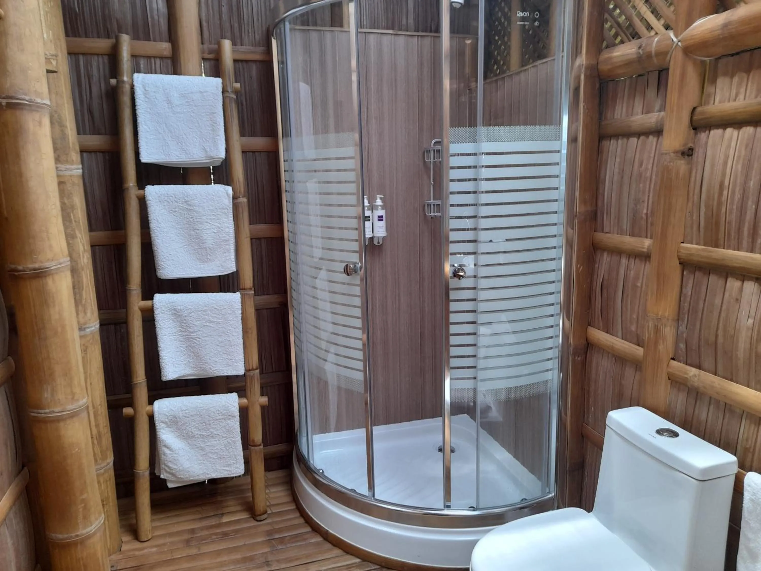Shower in Kookoo's nest eco-lodge