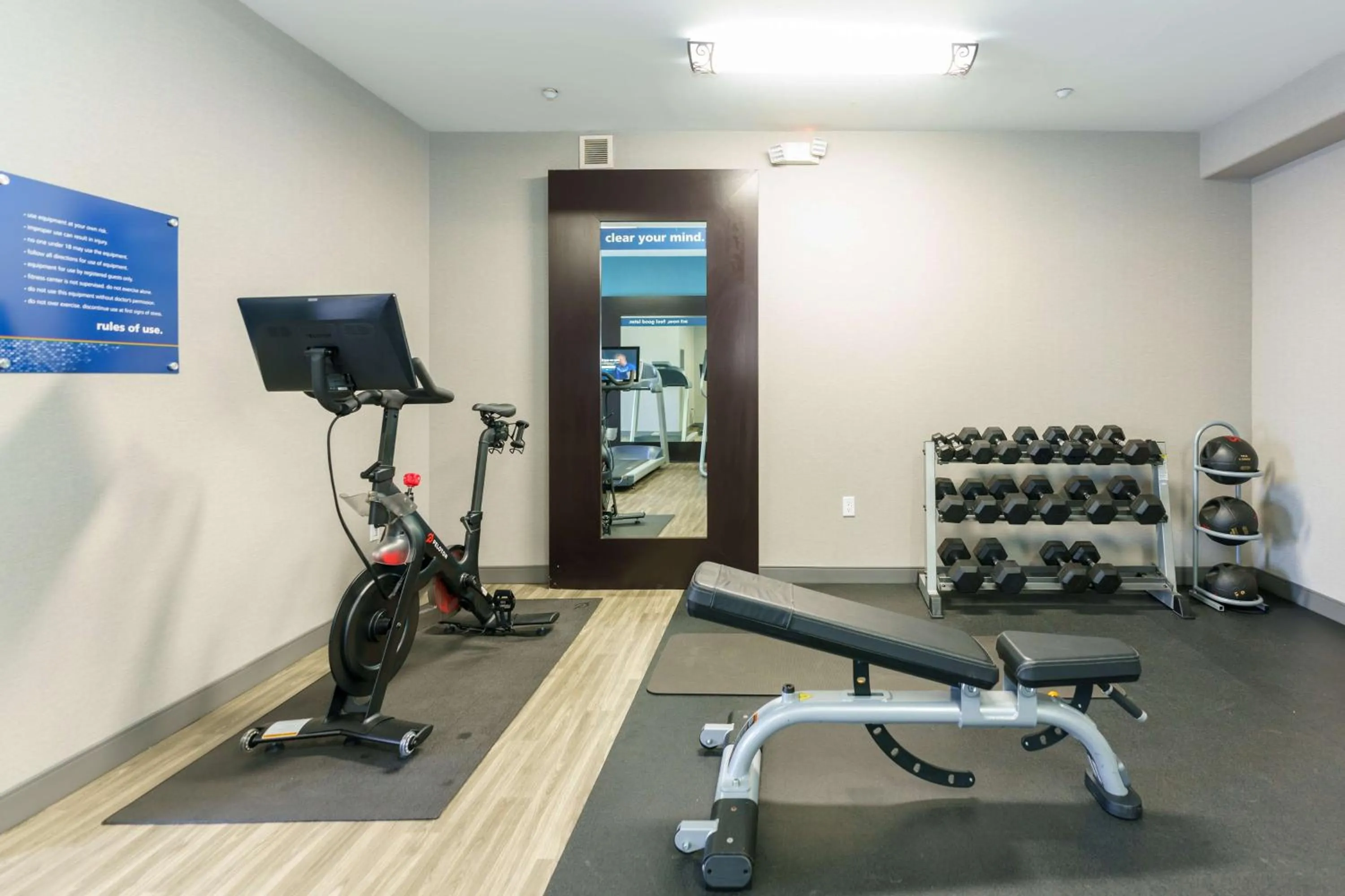 Fitness centre/facilities in Hampton Inn Garden City