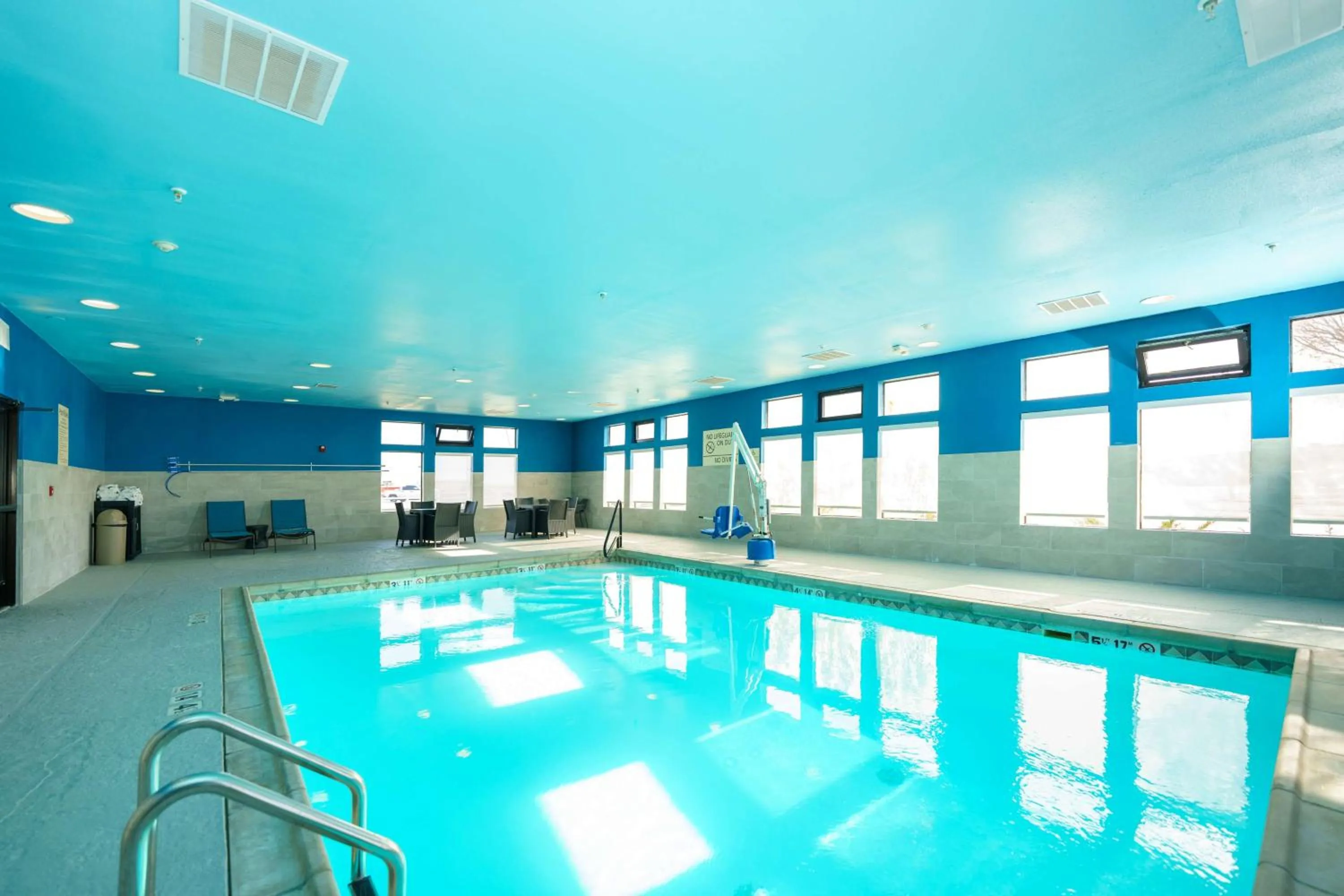 Pool view in Hampton Inn Garden City