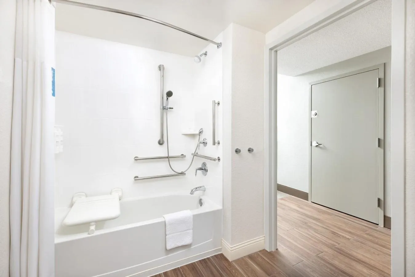 Shower in Hampton Inn Long Island/Islandia