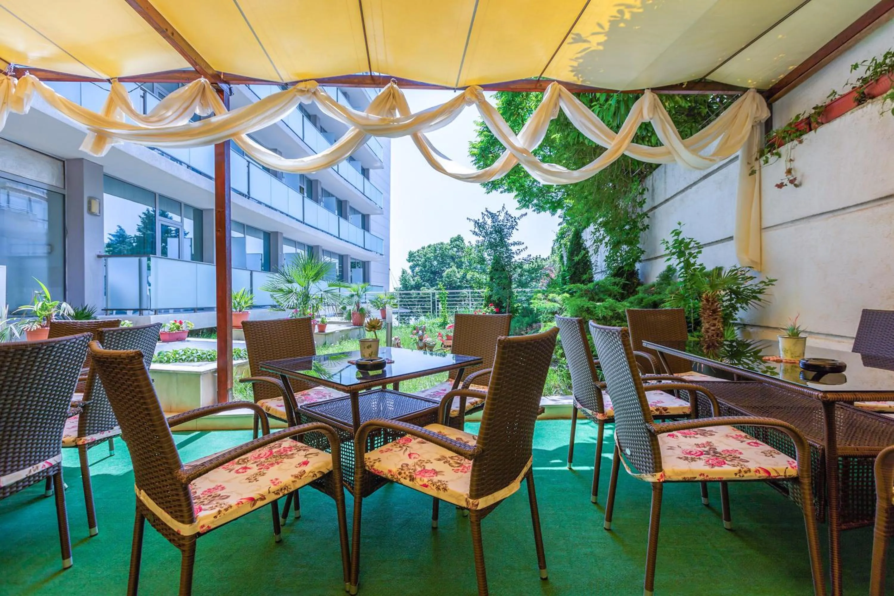 Restaurant/places to eat in Hotel Marina Palace, Affiliated by Meliá