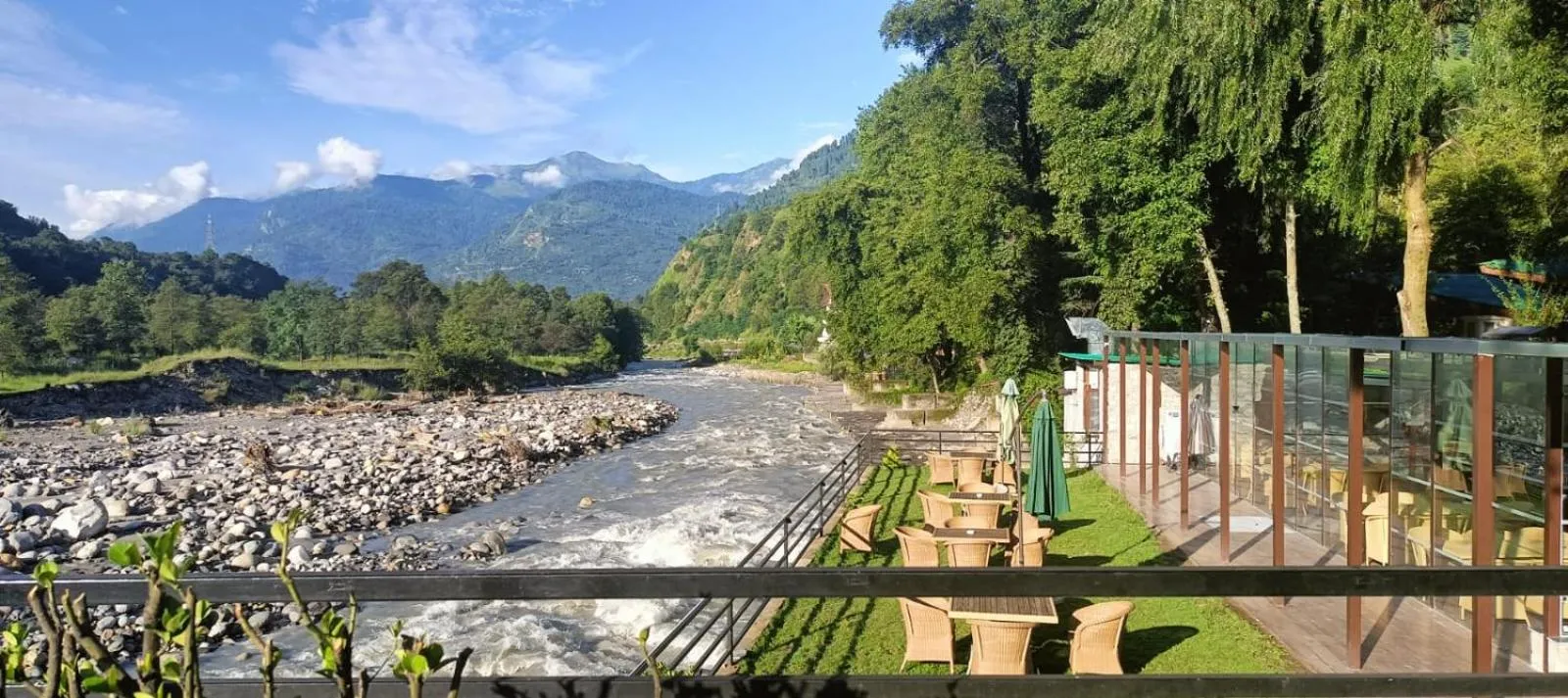 Restaurant/places to eat in Span Resort and Spa, Manali