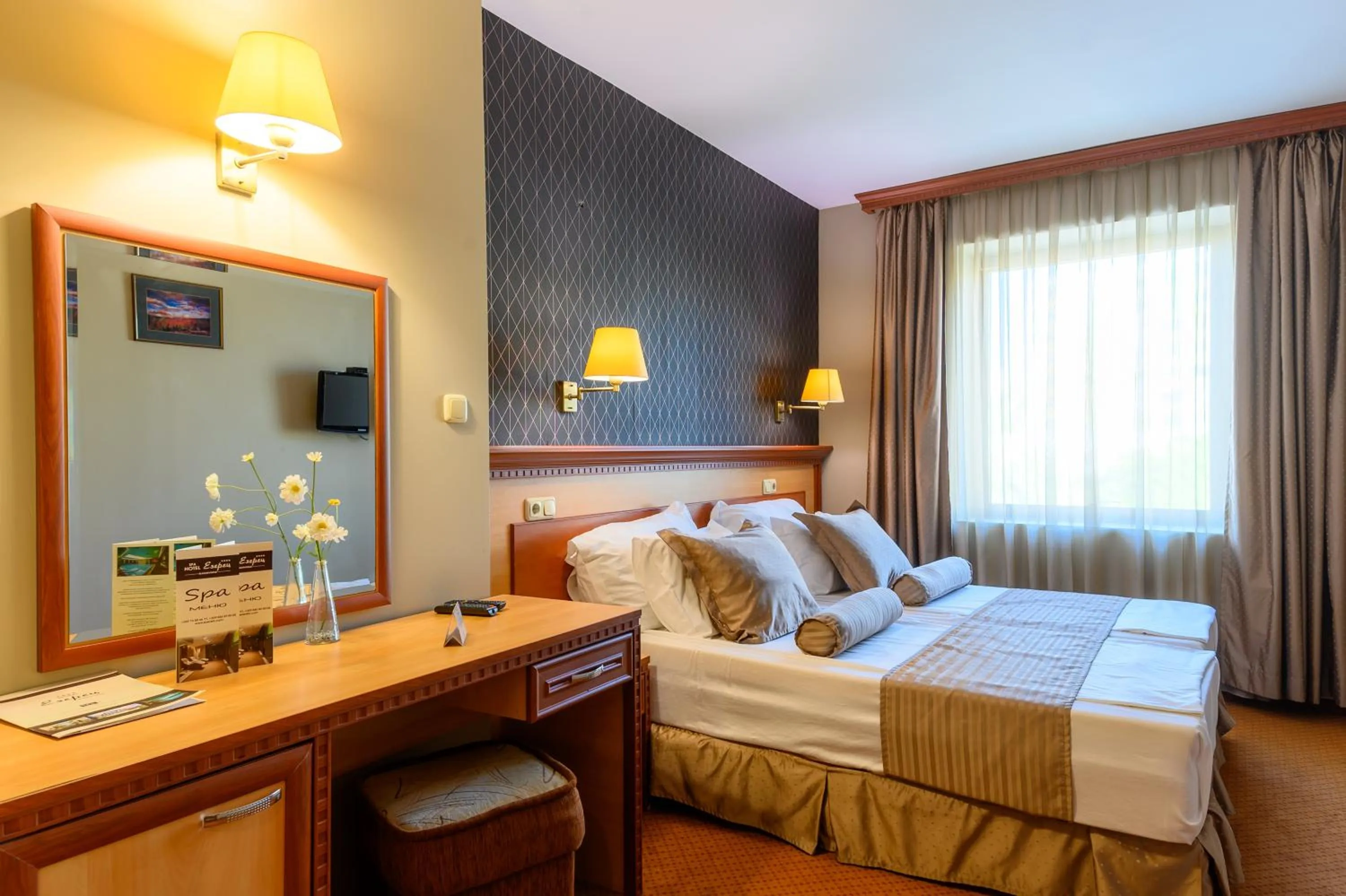 TV and multimedia, Bed in Spa Hotel Ezeretz Blagoevgrad