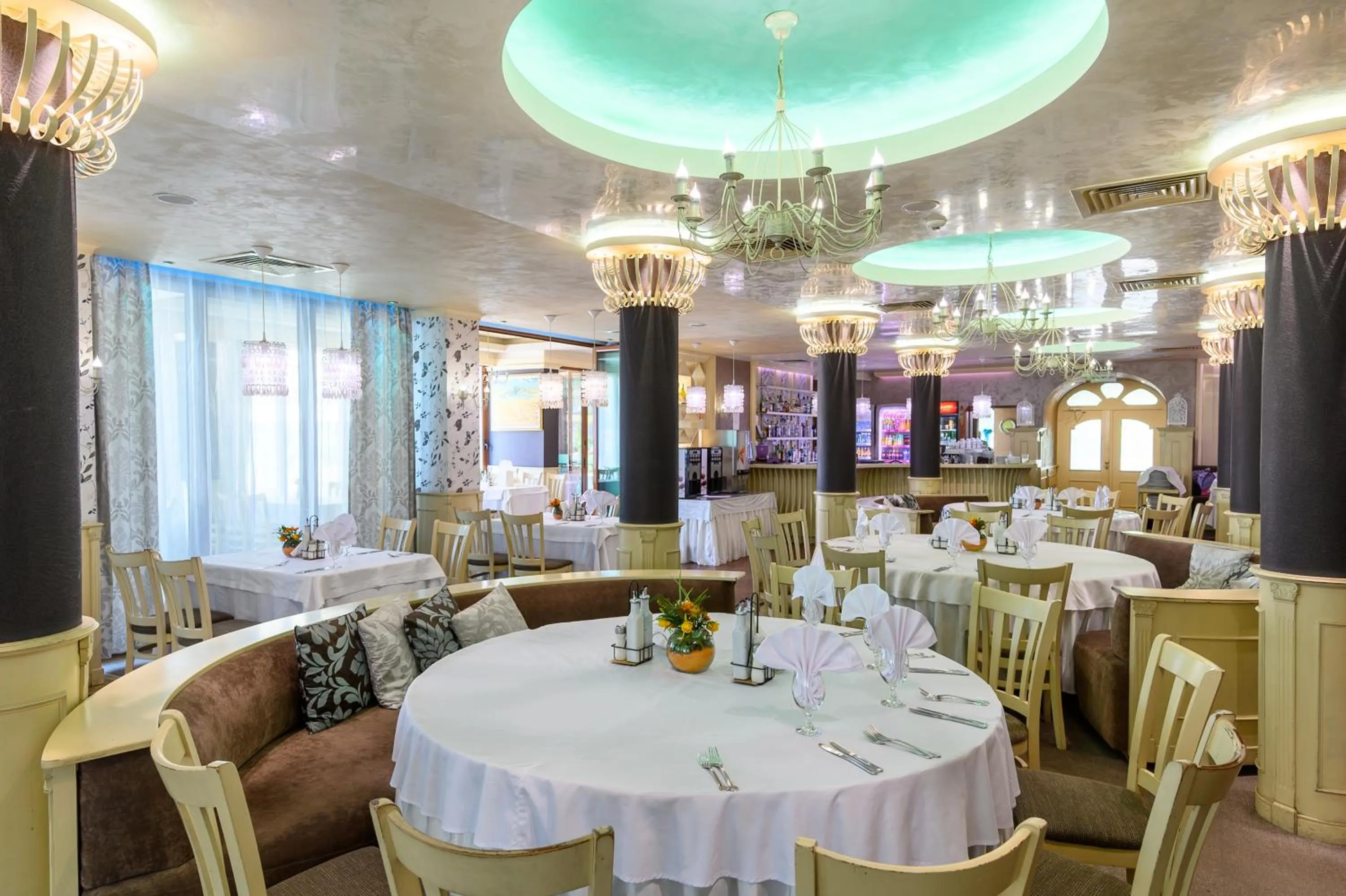 Restaurant/places to eat in Spa Hotel Ezeretz Blagoevgrad