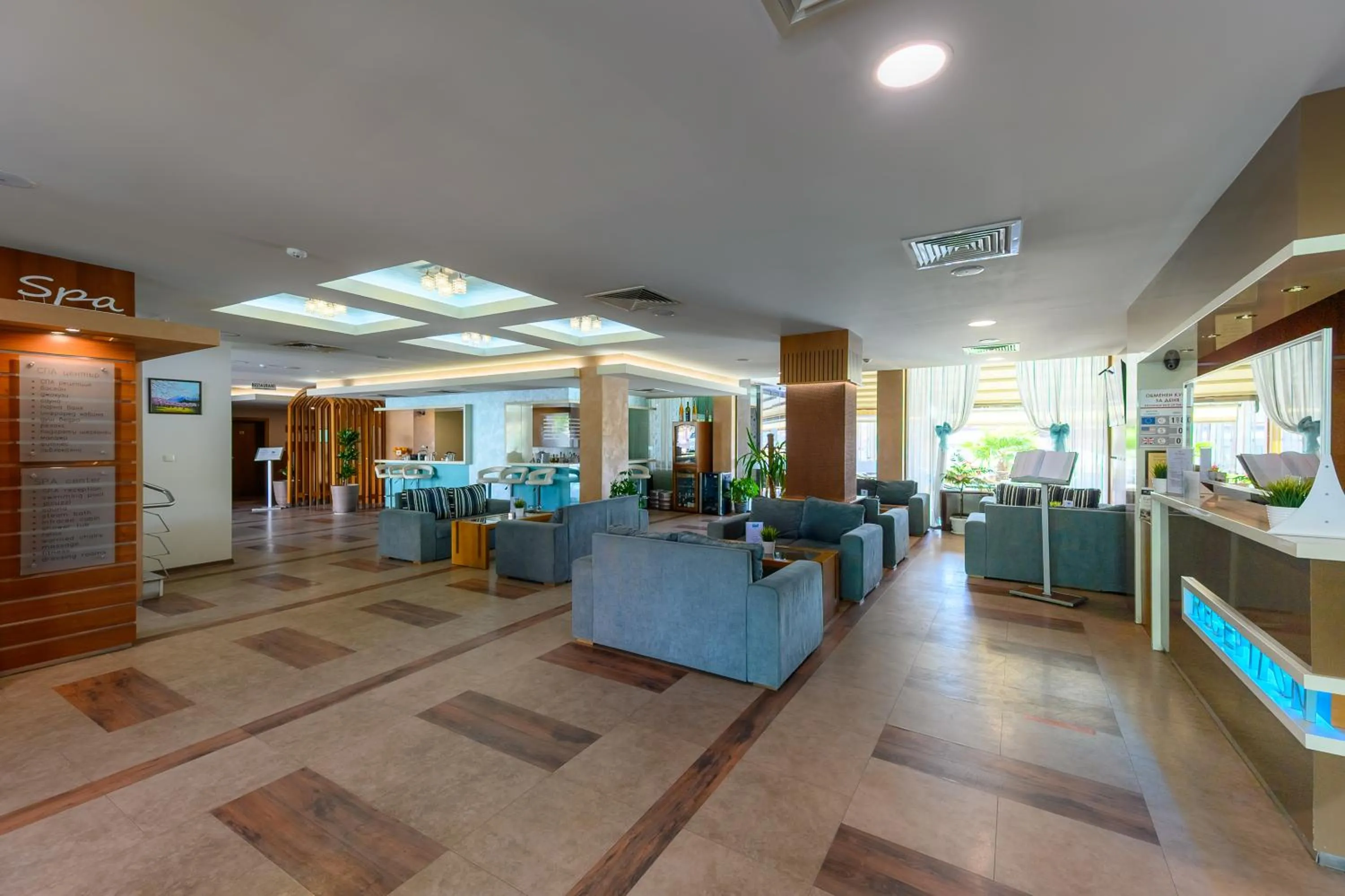 Lobby or reception in Spa Hotel Ezeretz Blagoevgrad