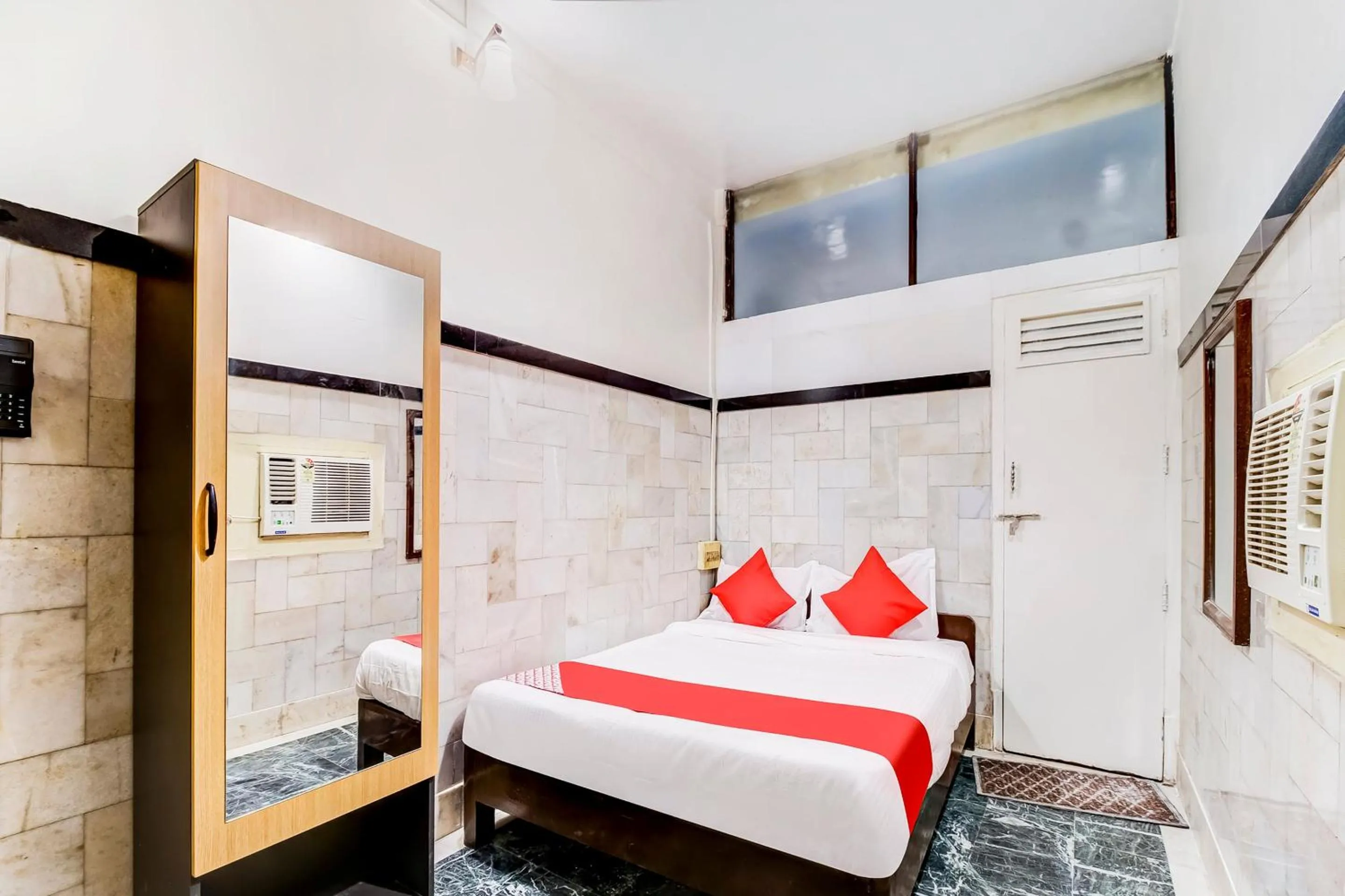 Bedroom, Bed in OYO Hotel Dreamland