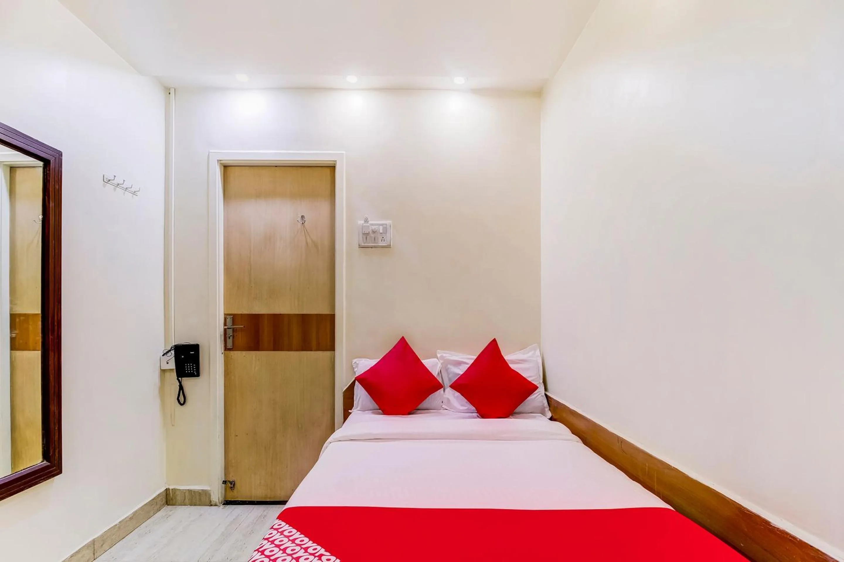 Bedroom, Bed in OYO Hotel Dreamland