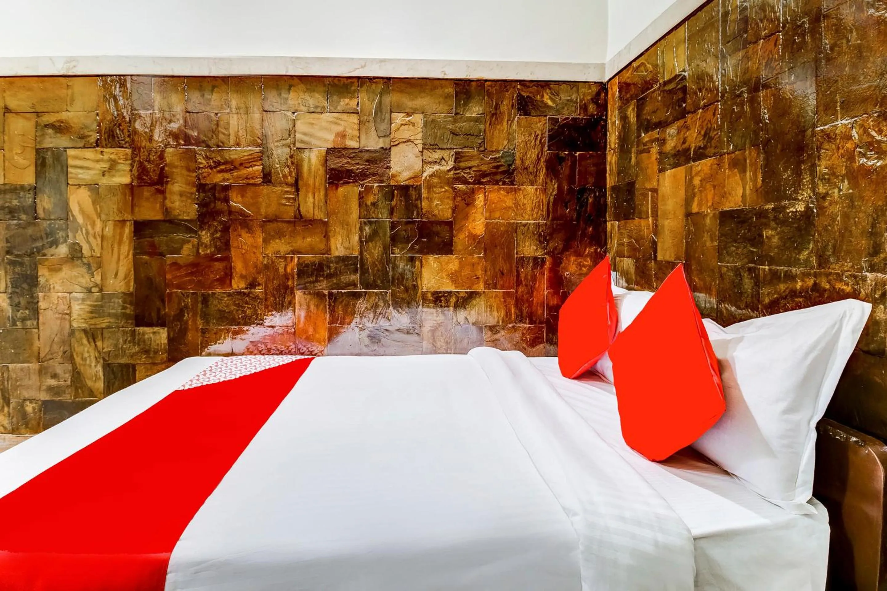 Bedroom, Bed in OYO Hotel Dreamland